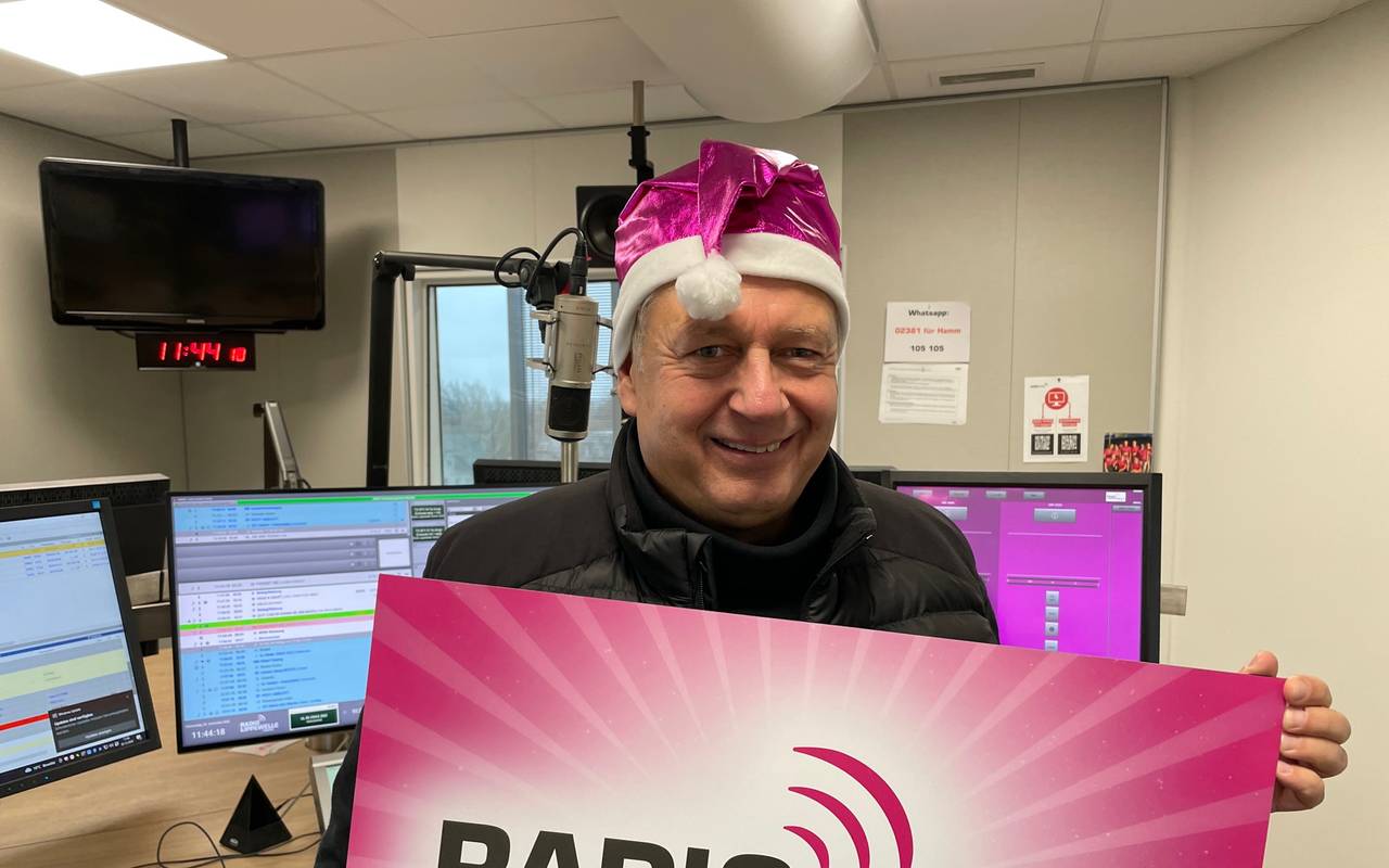 Matthias Scheinhütte sorgt bei der Zipfelmützenparty im Pirates für gute Stimmung.