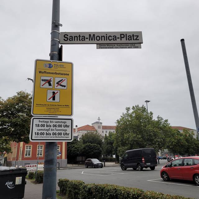 Waffenverbotszone rund um den Santa-Monica-Platz.