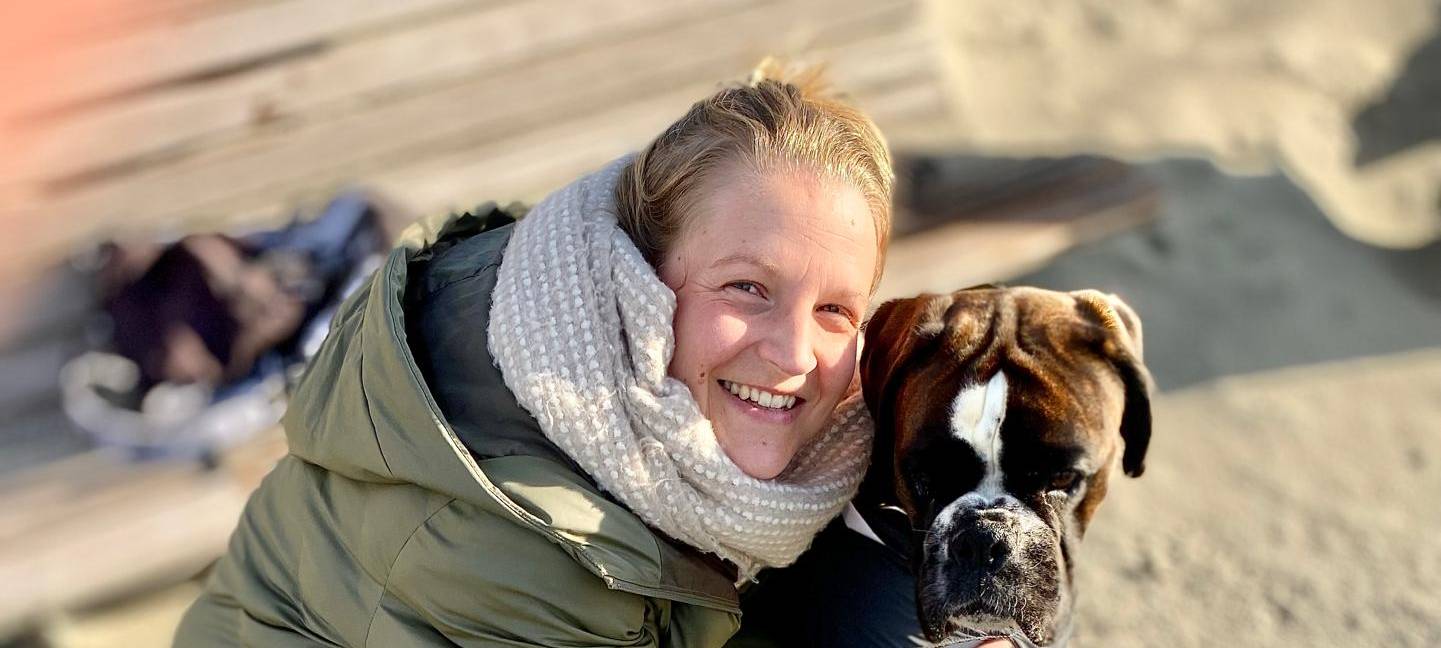 Lena Heße ist mit ihrem Hund Emma regelmäßig an der frischen Luft unterwegs.