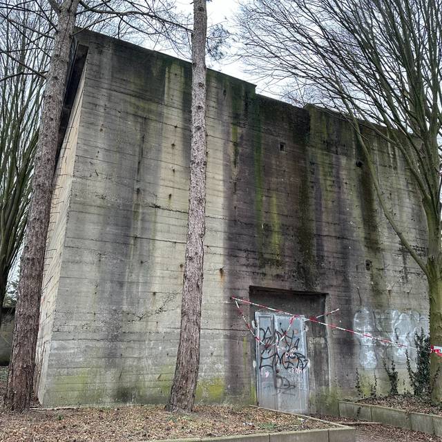 Der Bunker an der Posener Straße steht seit vielen Jahren unbenuzt in Heessen.