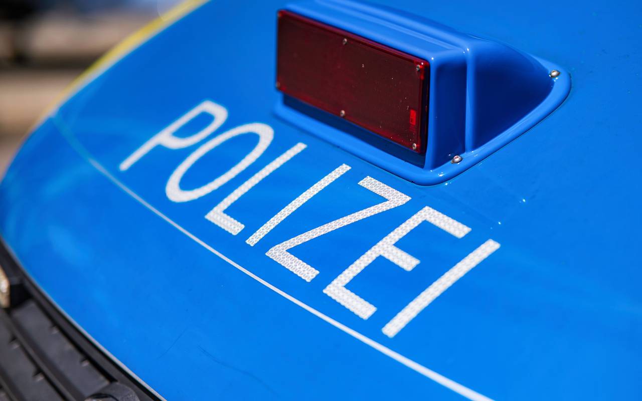 Polizei-Schriftzug