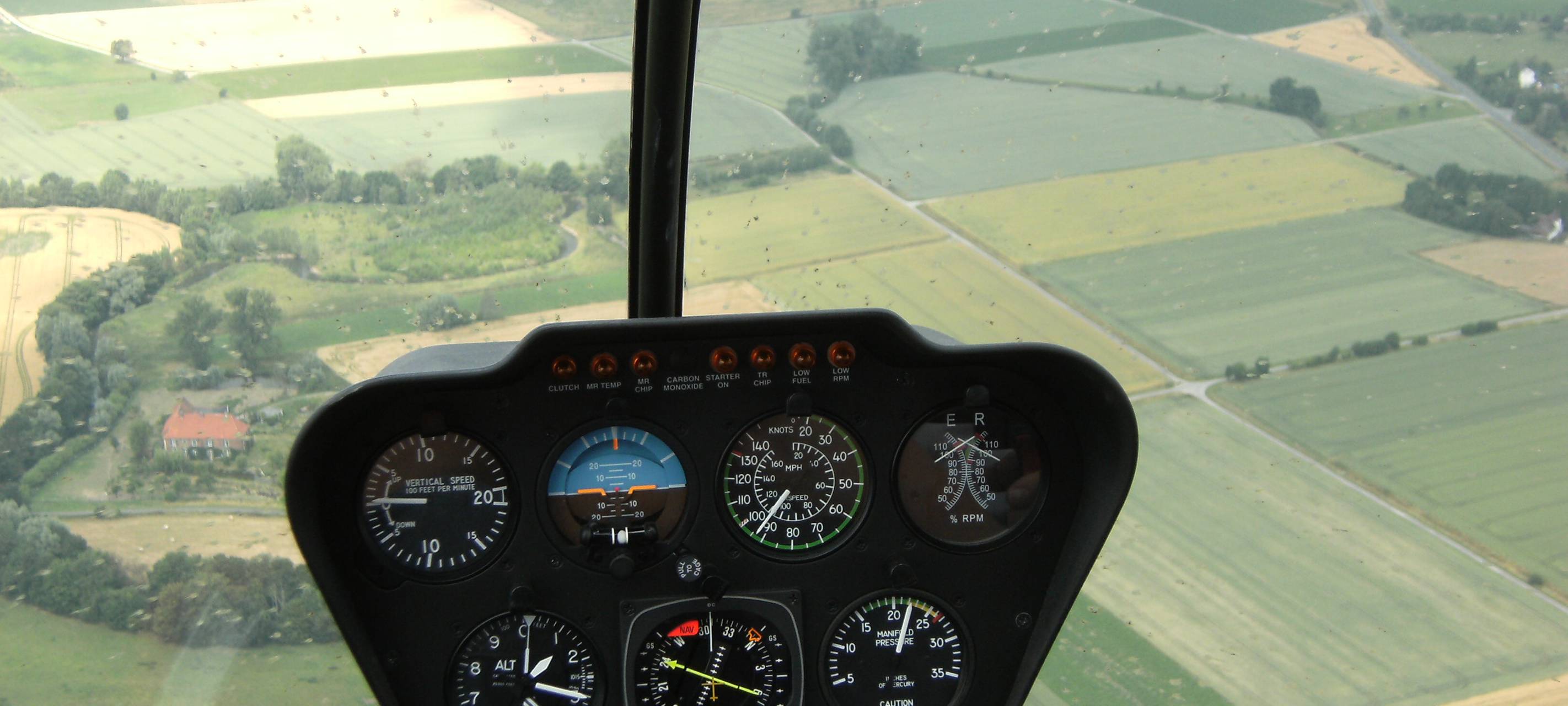 Helikopter prüfen Stromleitungen in Hamm