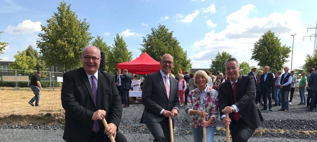 Spatenstich für Neubau der Sparkasse