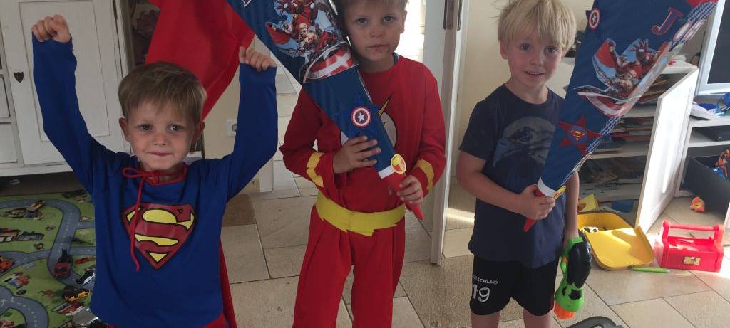 1.714 Hammer Kinder kommen in die Schule