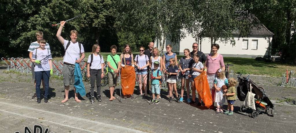 Fridays for Future sammelt Müll