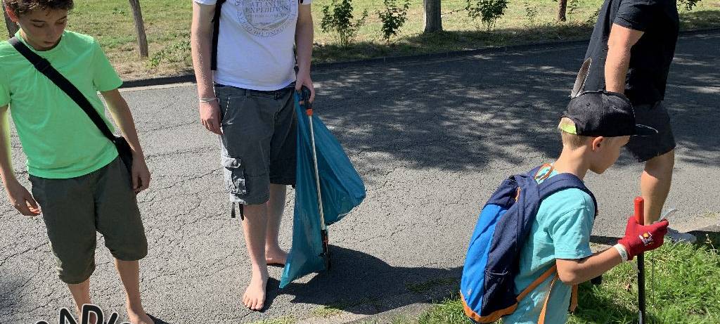 Fridays for Future sammelt Müll