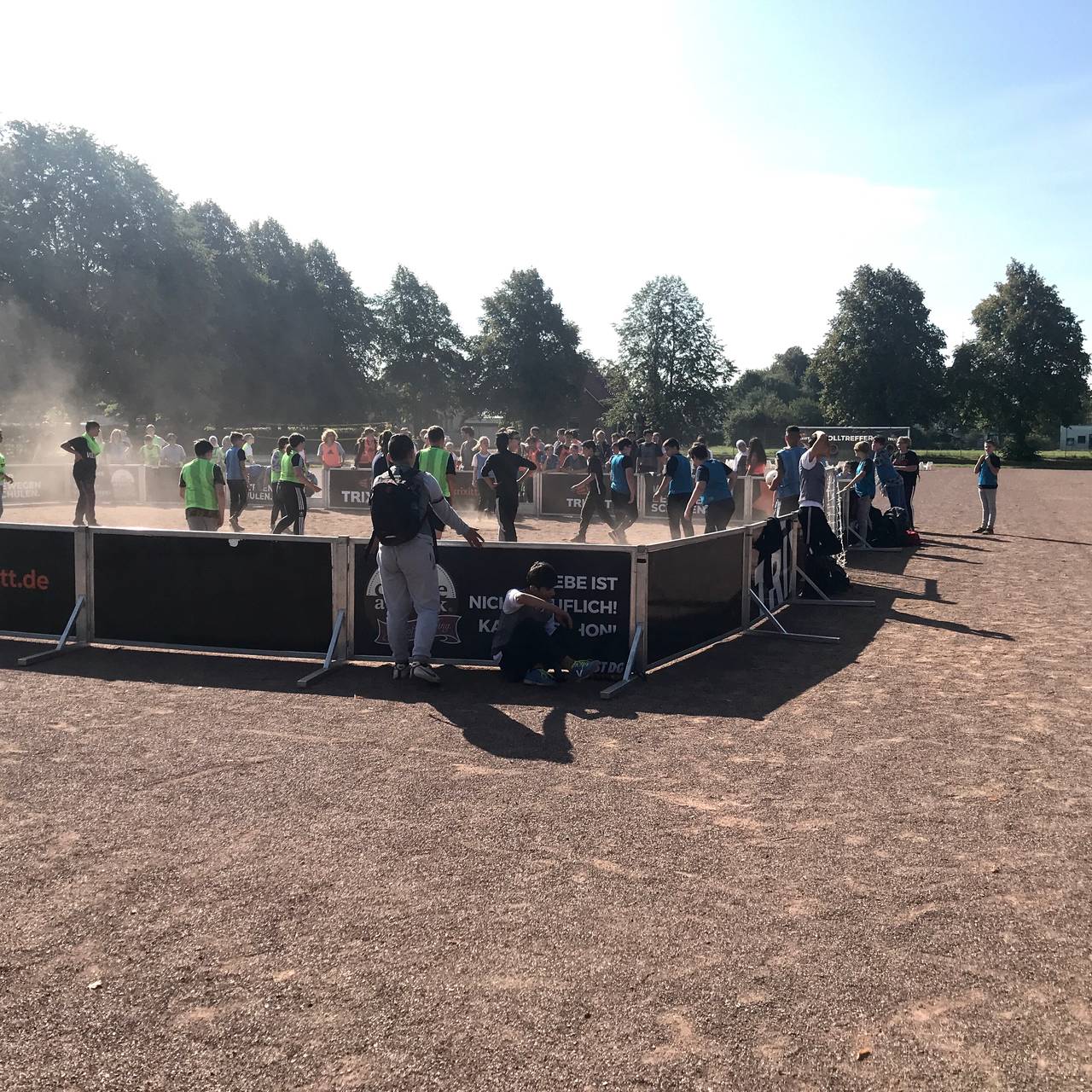 Es gibt unter anderem einen Menschenkicker bei Trixitt.