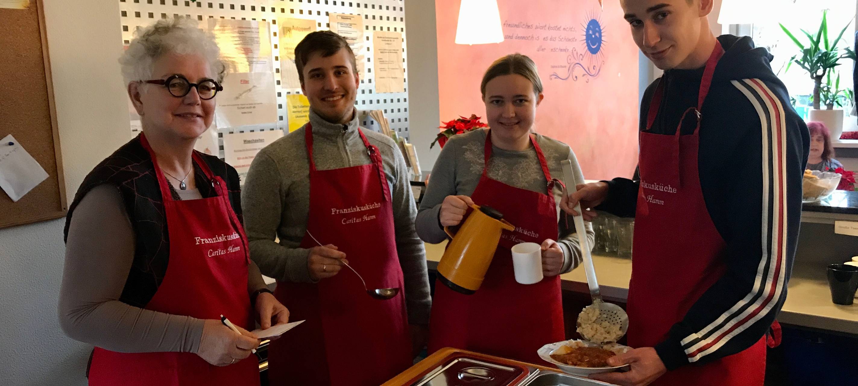 Nikoläuse für die Franziskusküche