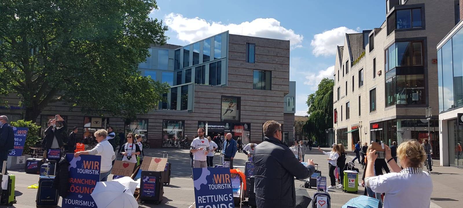 Reisebüro-Mitarbeiter aus Hamm bei Demonstration