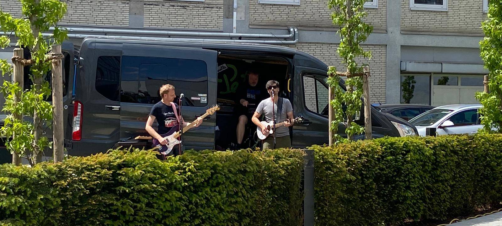 Kapelle Petra spielten am Medienaus