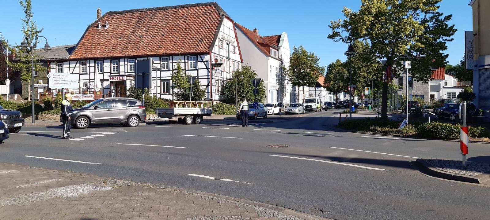 Werler Straße nach Unfall mit Tiertransporter wieder frei
