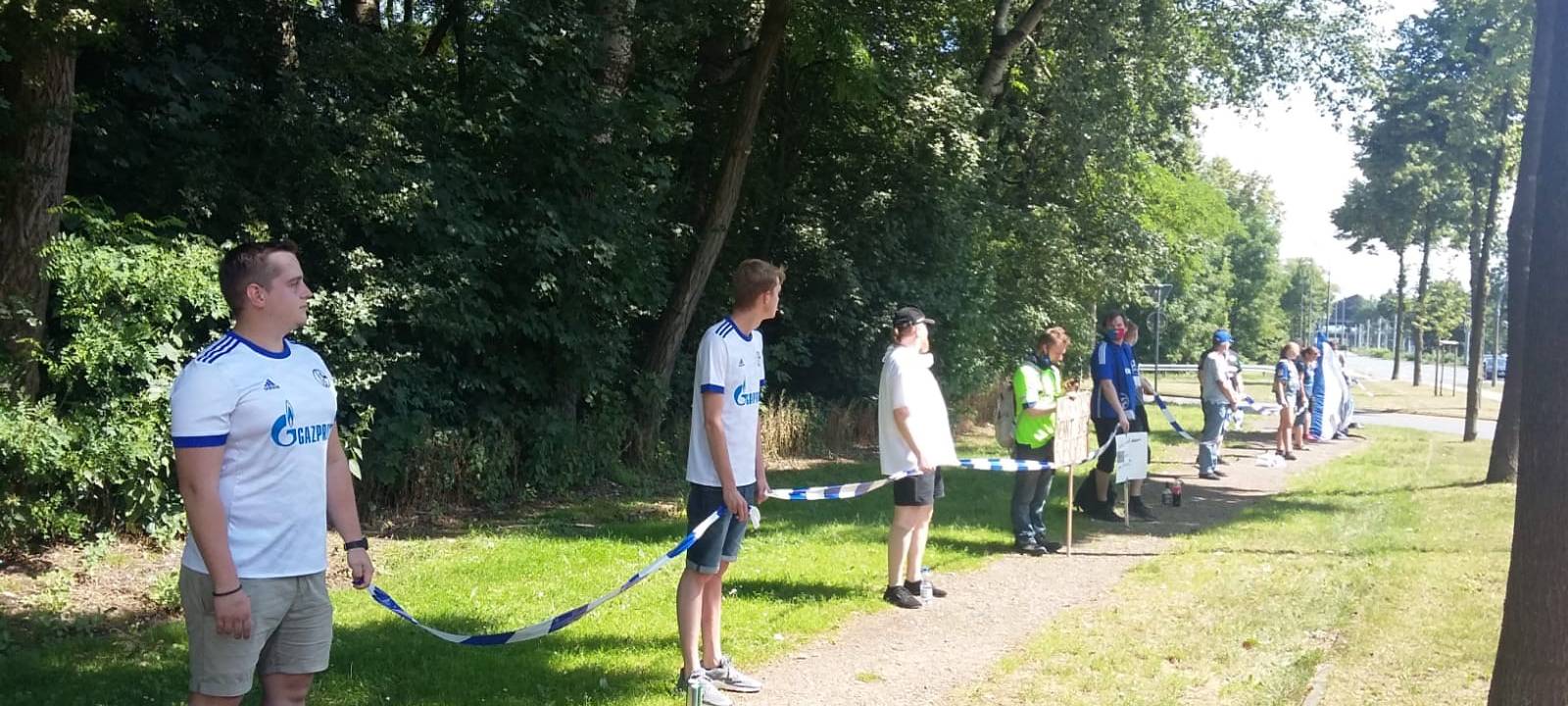 Über 1000 Fans bei Schalke-Demo in Gelsenkirchen
