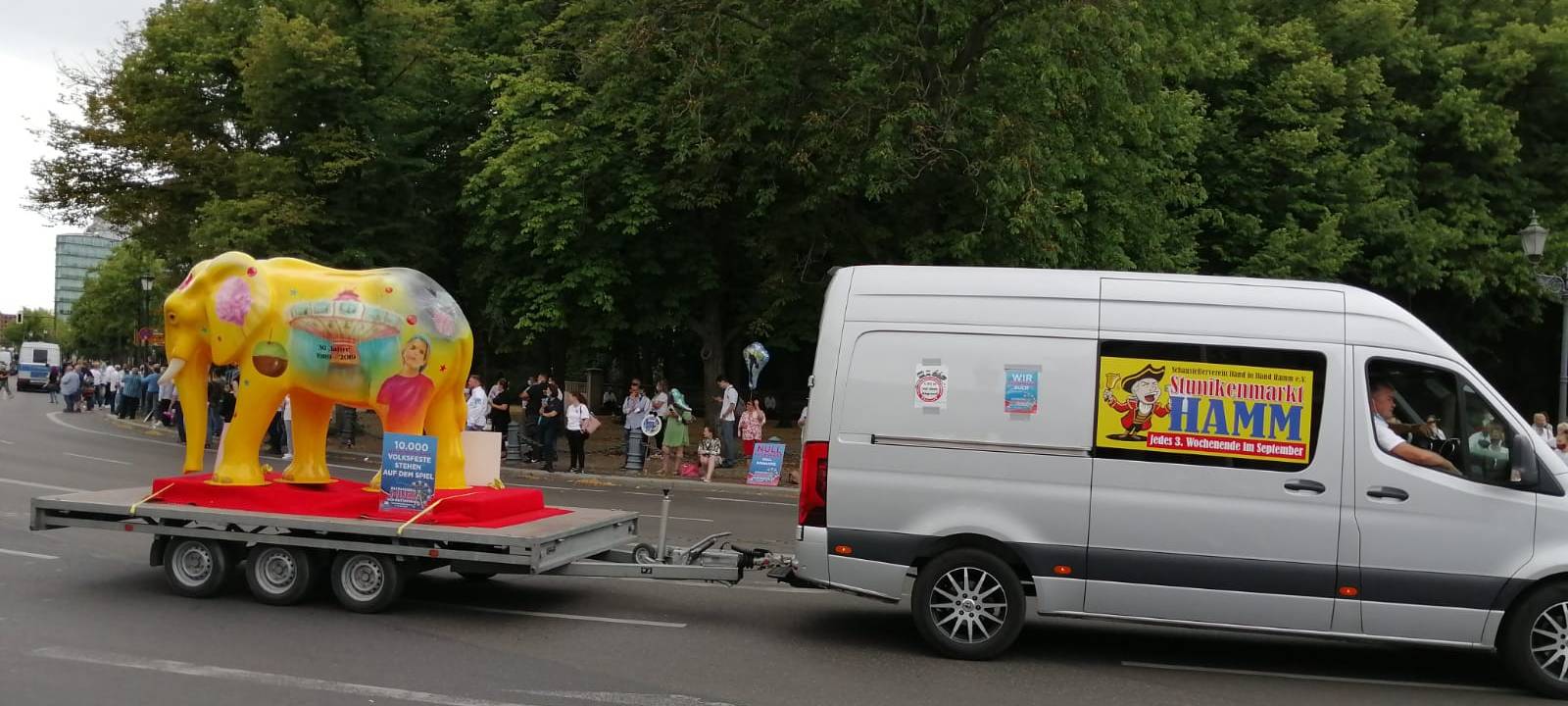 Hammer Schausteller demonstrieren in Berlin