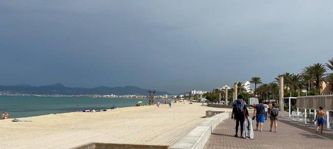 Malle und Willingen: Partyurlaub ohne Coronaregeln?