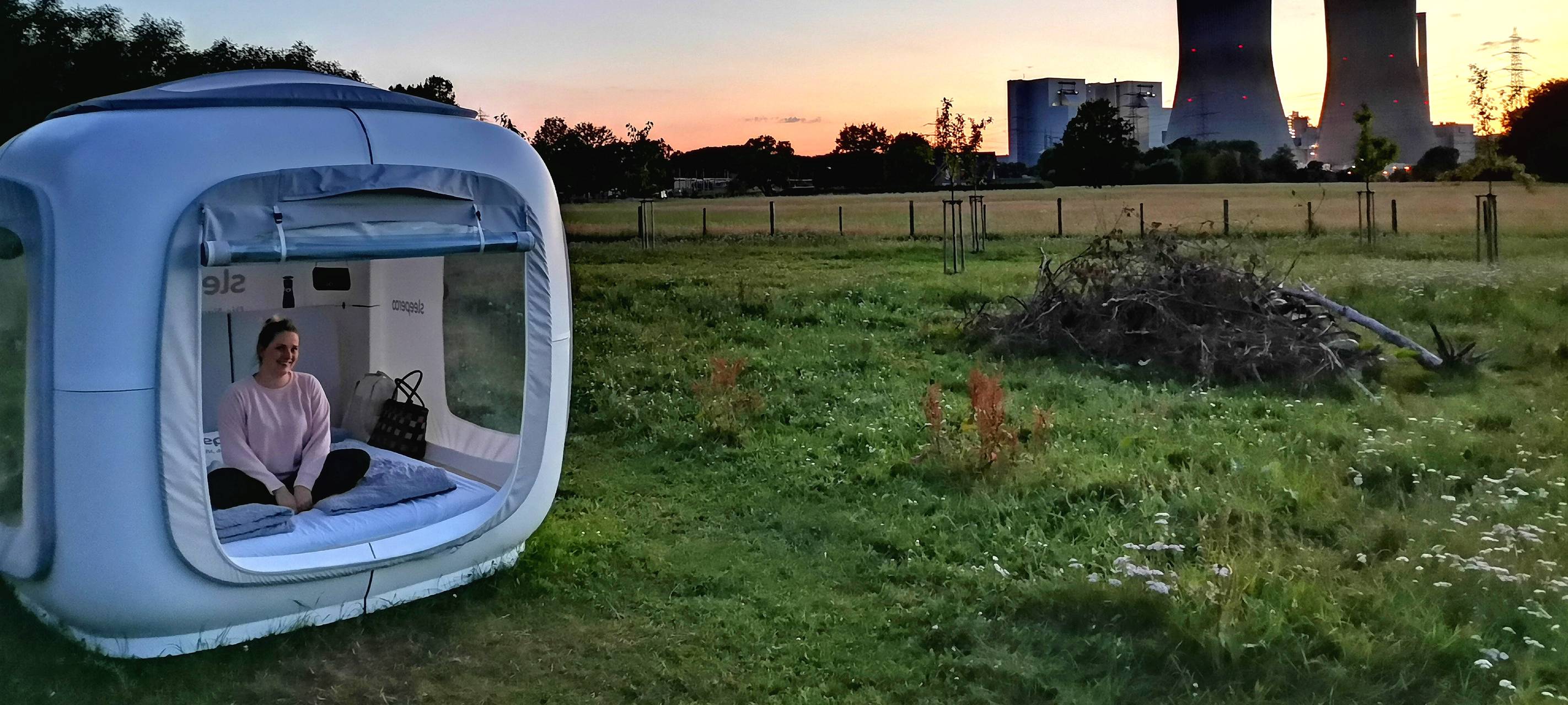 Übernachtung mit Eseln: Sleeperoo im Test