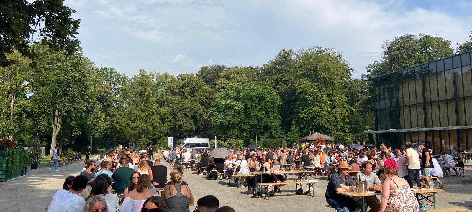 Mehrere Hundert Hammer feiern bei "Beer in the Garden"
