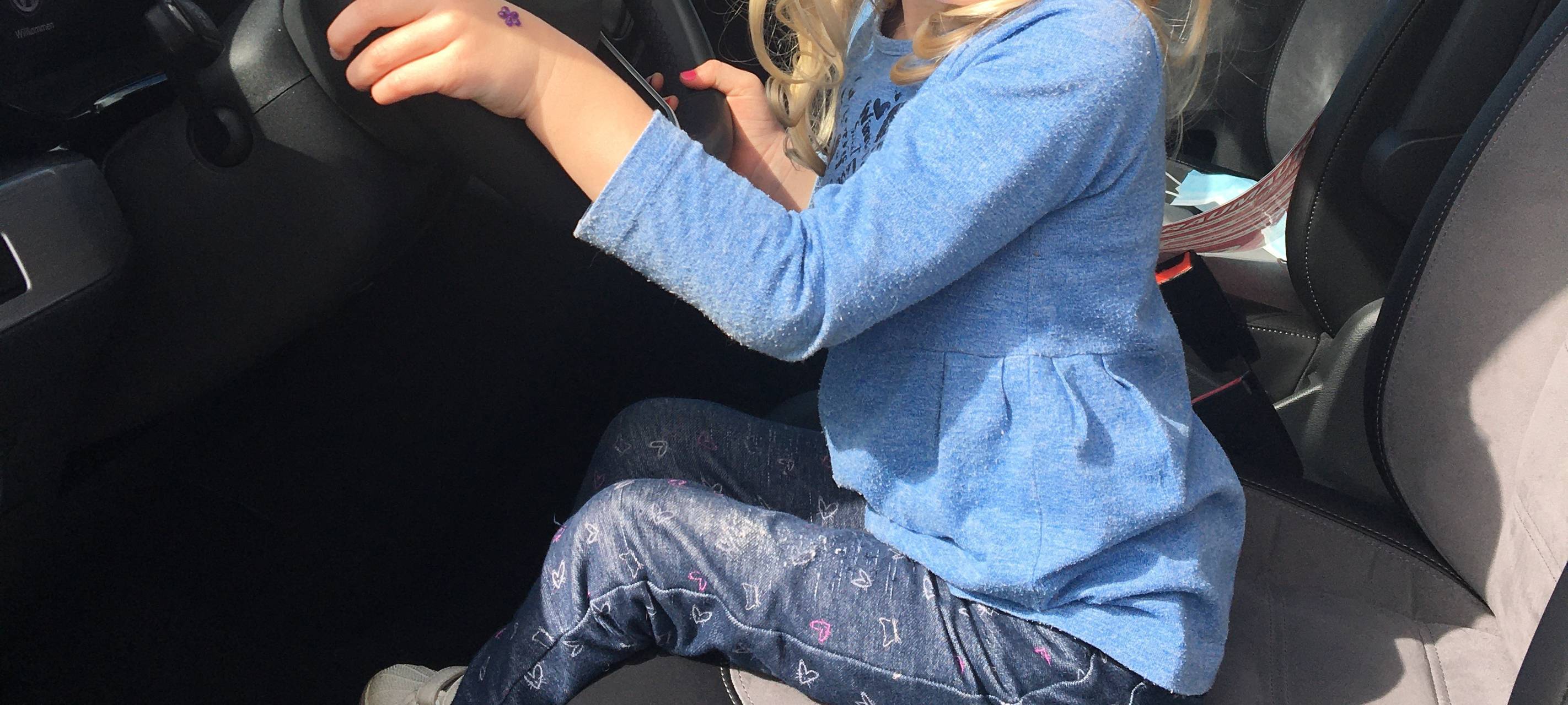 Geschafft! Stella bekommt ein rollstuhlgerechtes Auto!