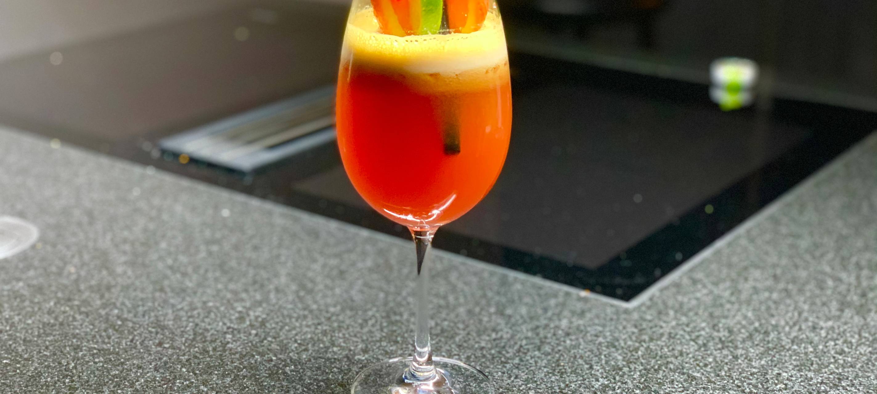 So gelingt eure Cocktail-Karnevalsparty zu Hause!