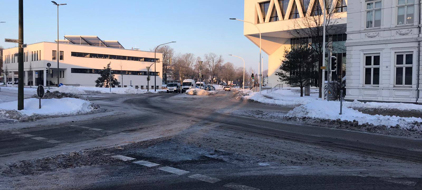 Stadt kratzt Hauptstraßen frei