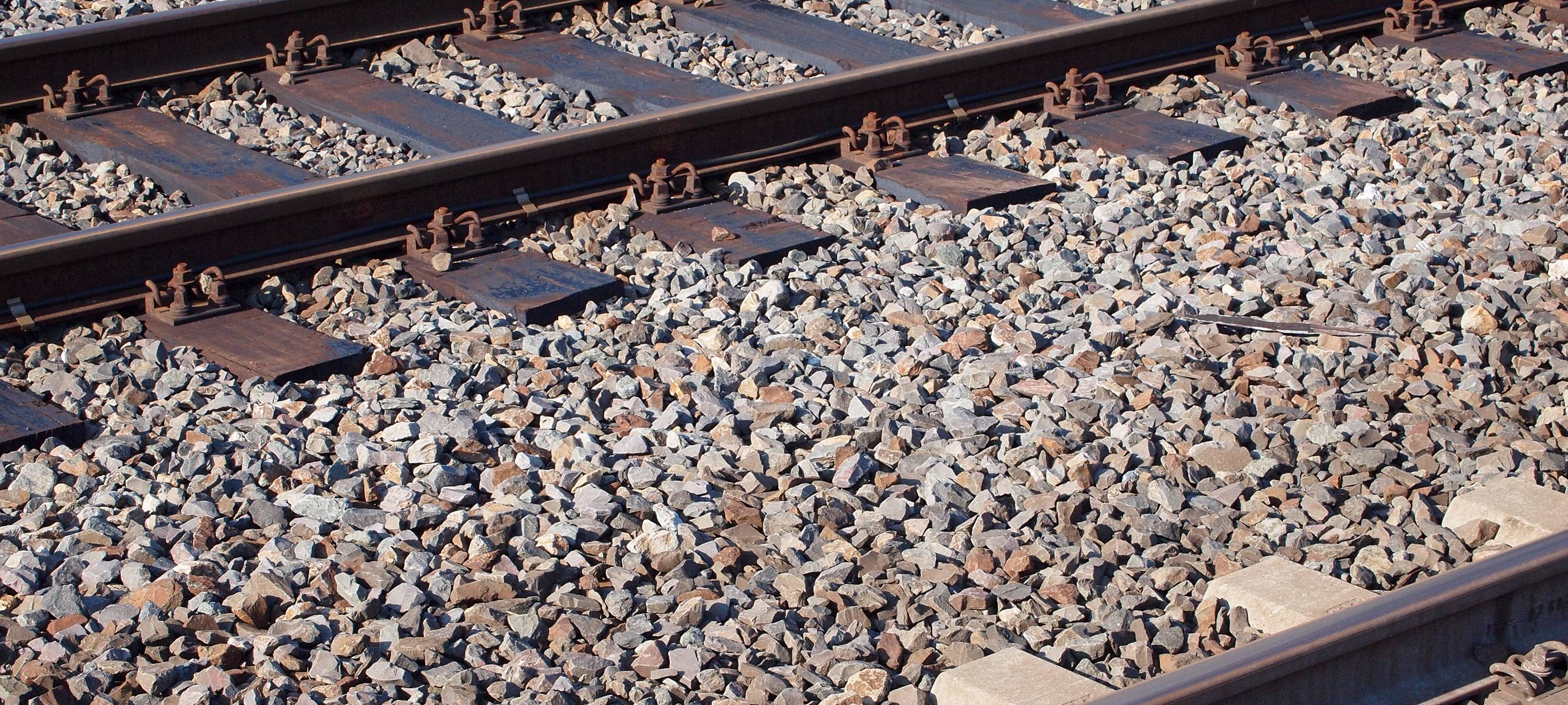 Zug kollidiert in Hamm mit Einkaufswagen