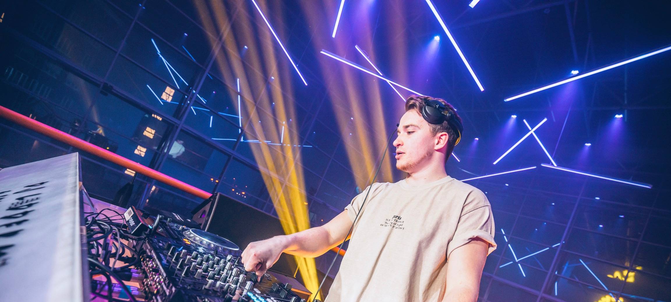 DJ und Musikproduzent Jonah Son