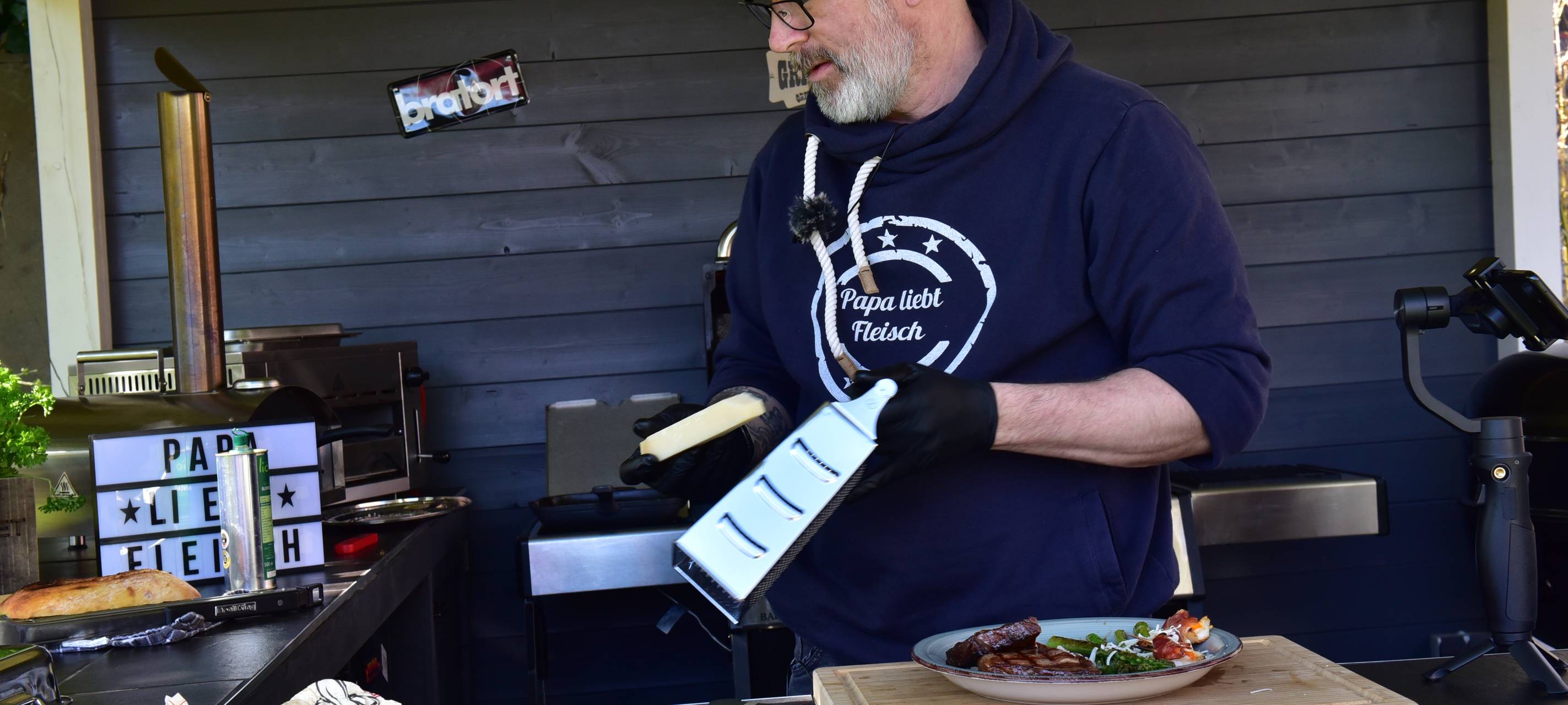 Hammer wird zum Grill-Influencer