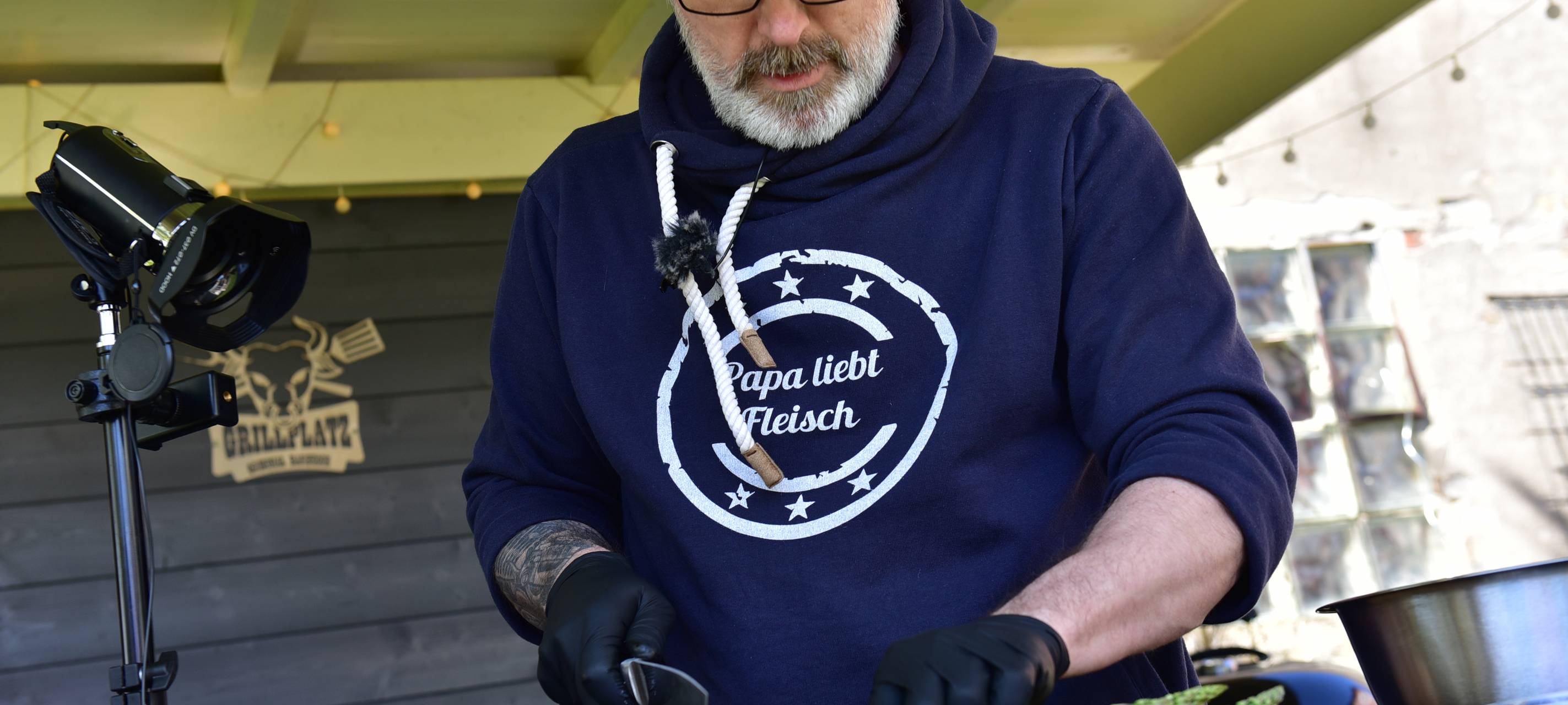 Hammer wird zum Grill-Influencer