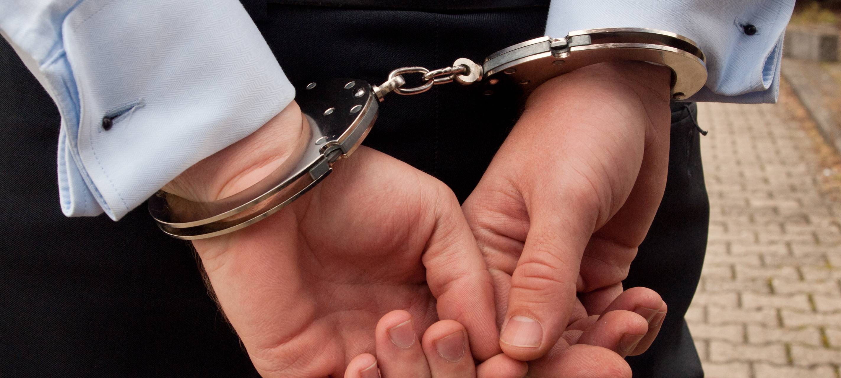 Festnahme nach Unfall in Hamm - Betrunken im geklauten Auto