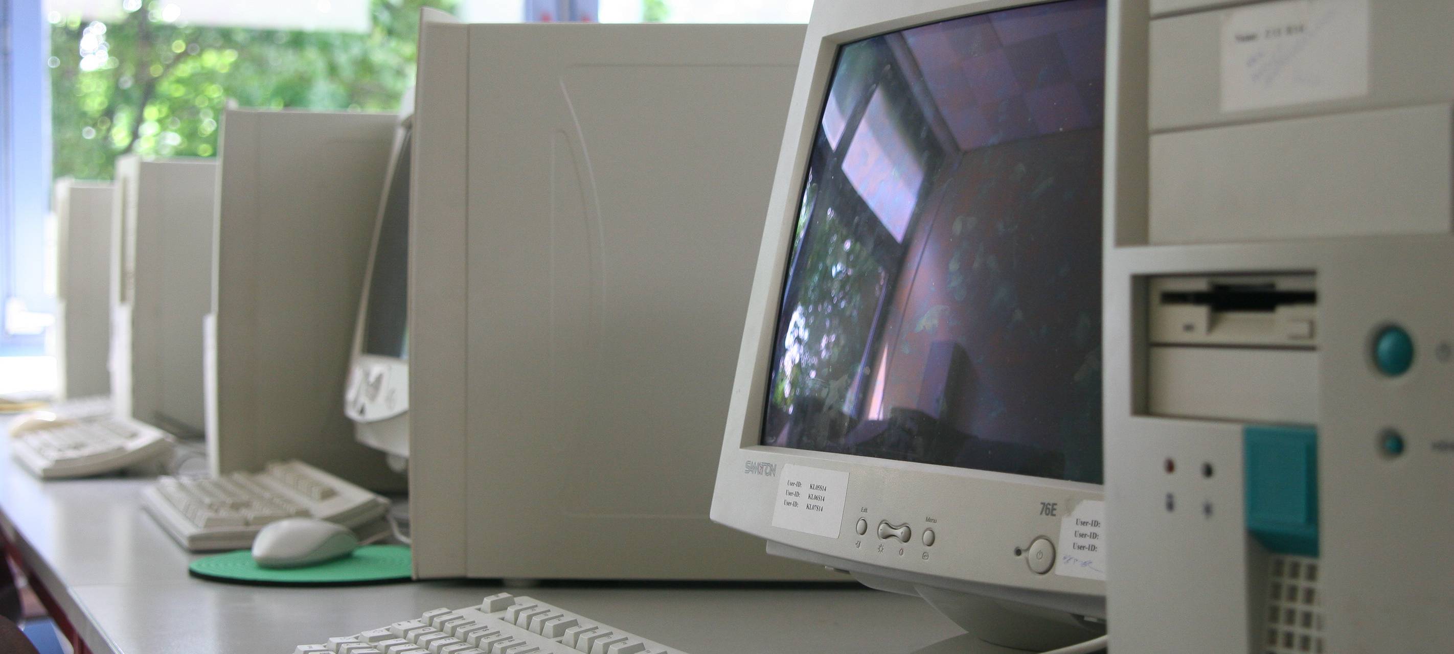 Laptops für das Home-Schooling gesucht