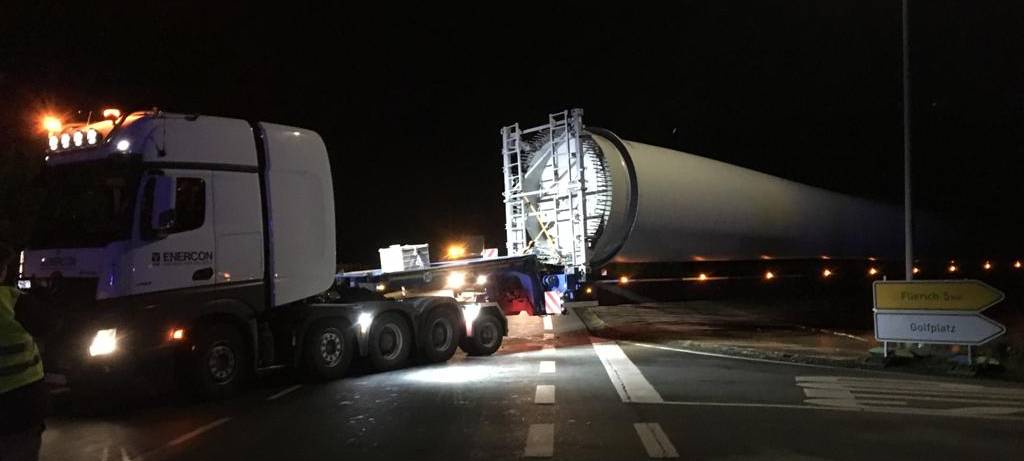 Spektakulärer Schwertransport durch Rhynern