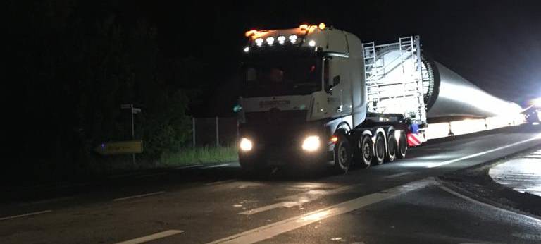 Spektakulärer Schwertransport durch Rhynern