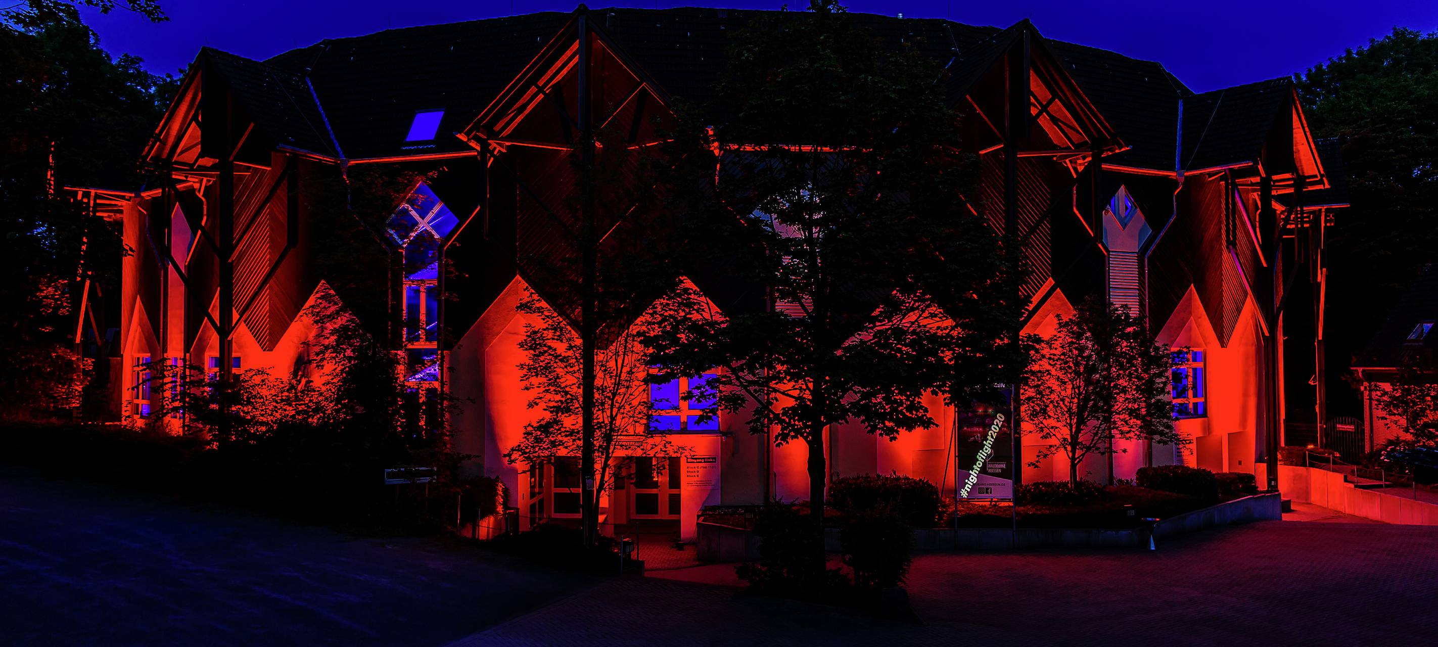 Hammer Gebäude leuchten wieder rot