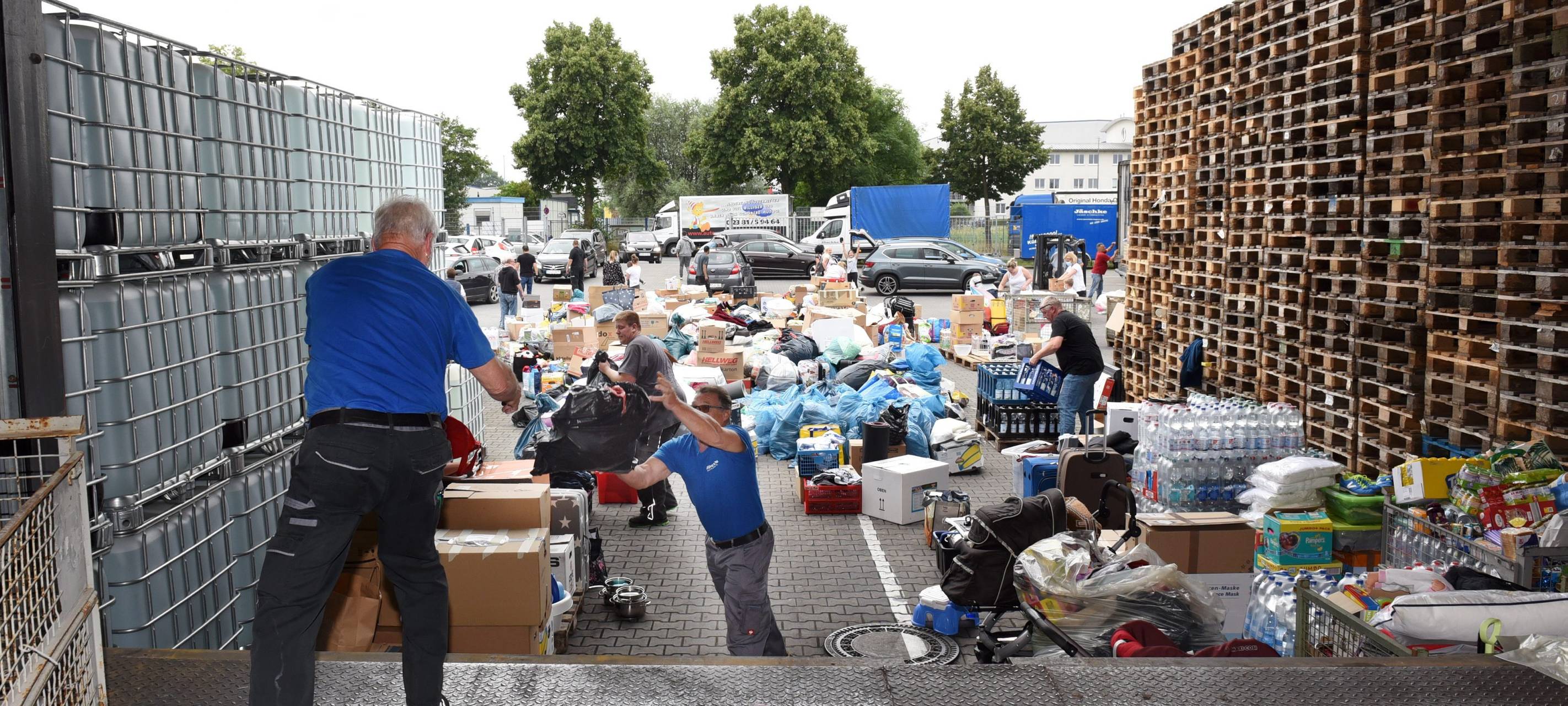 Hilfe für Hochwasseropfer: Hamm sammelt Spenden und packt mit an
