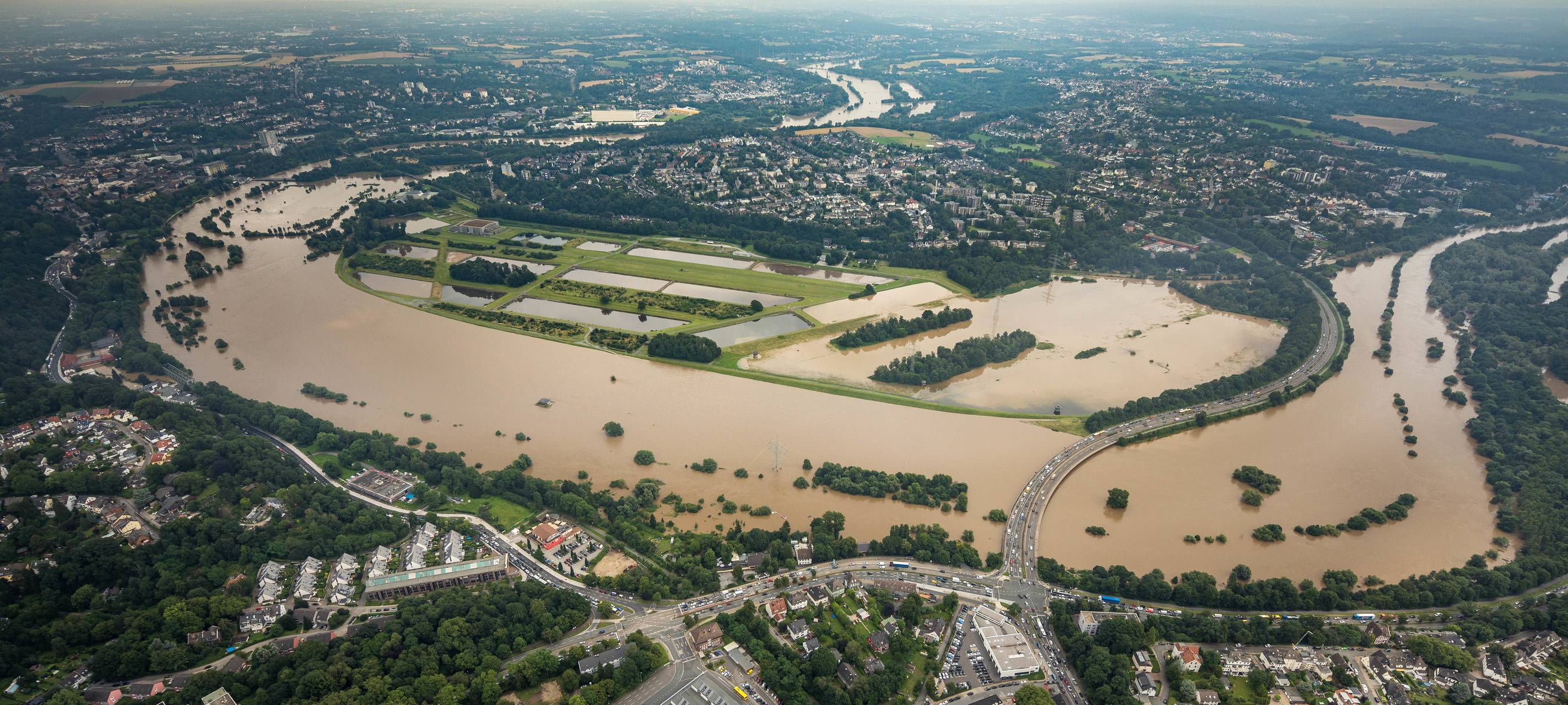 Hans Blossey aus Hamm macht Luftbilder der Hochwassergebiete