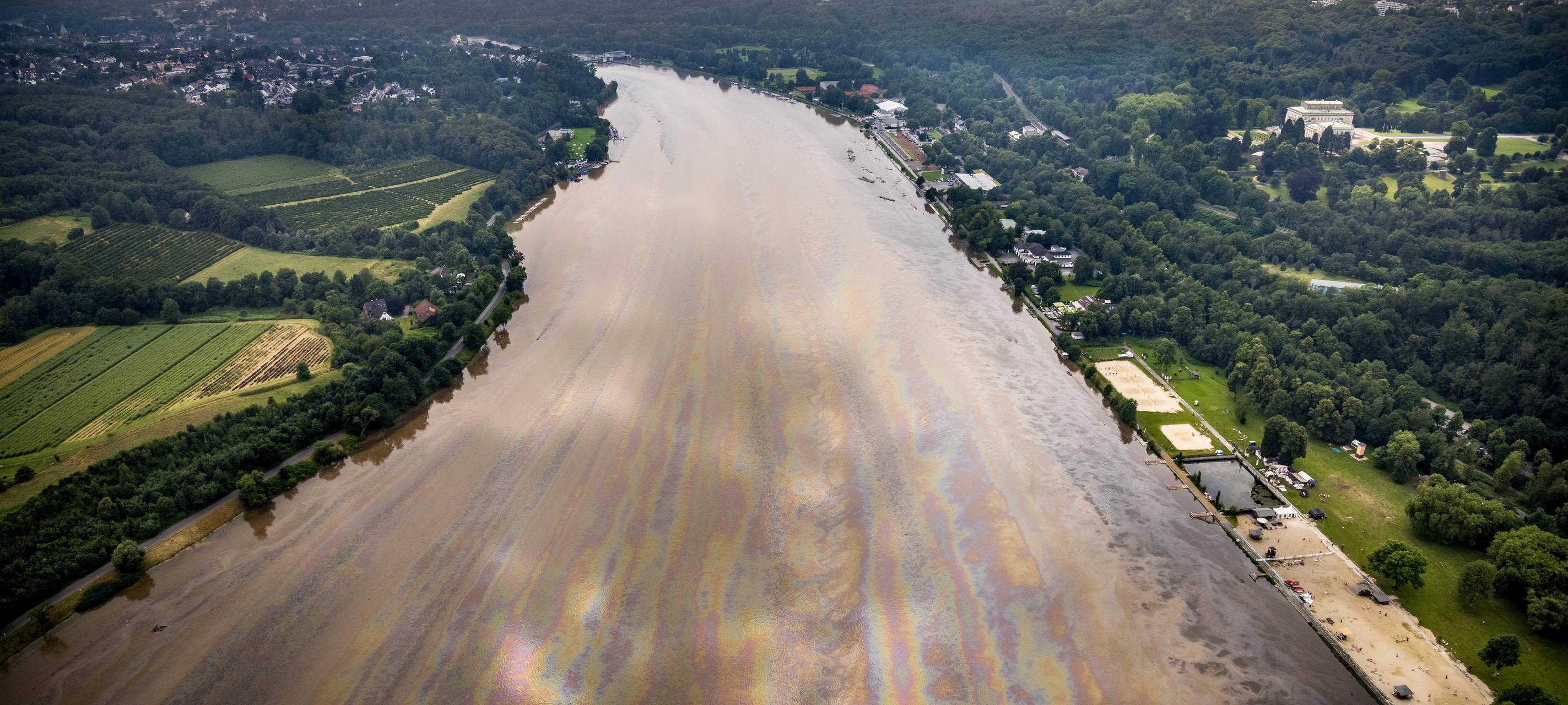 Hans Blossey aus Hamm macht Luftbilder der Hochwassergebiete