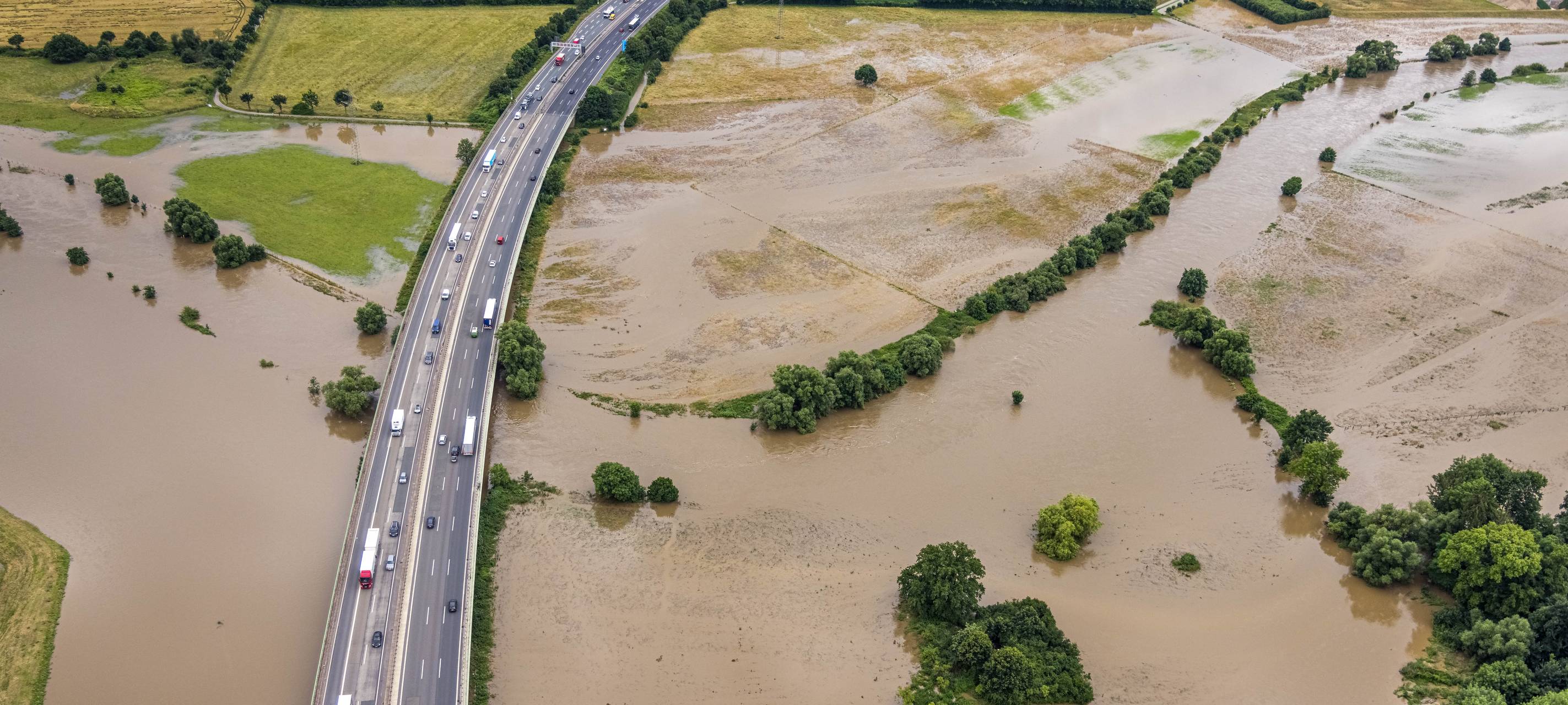Hans Blossey aus Hamm macht Luftbilder der Hochwassergebiete