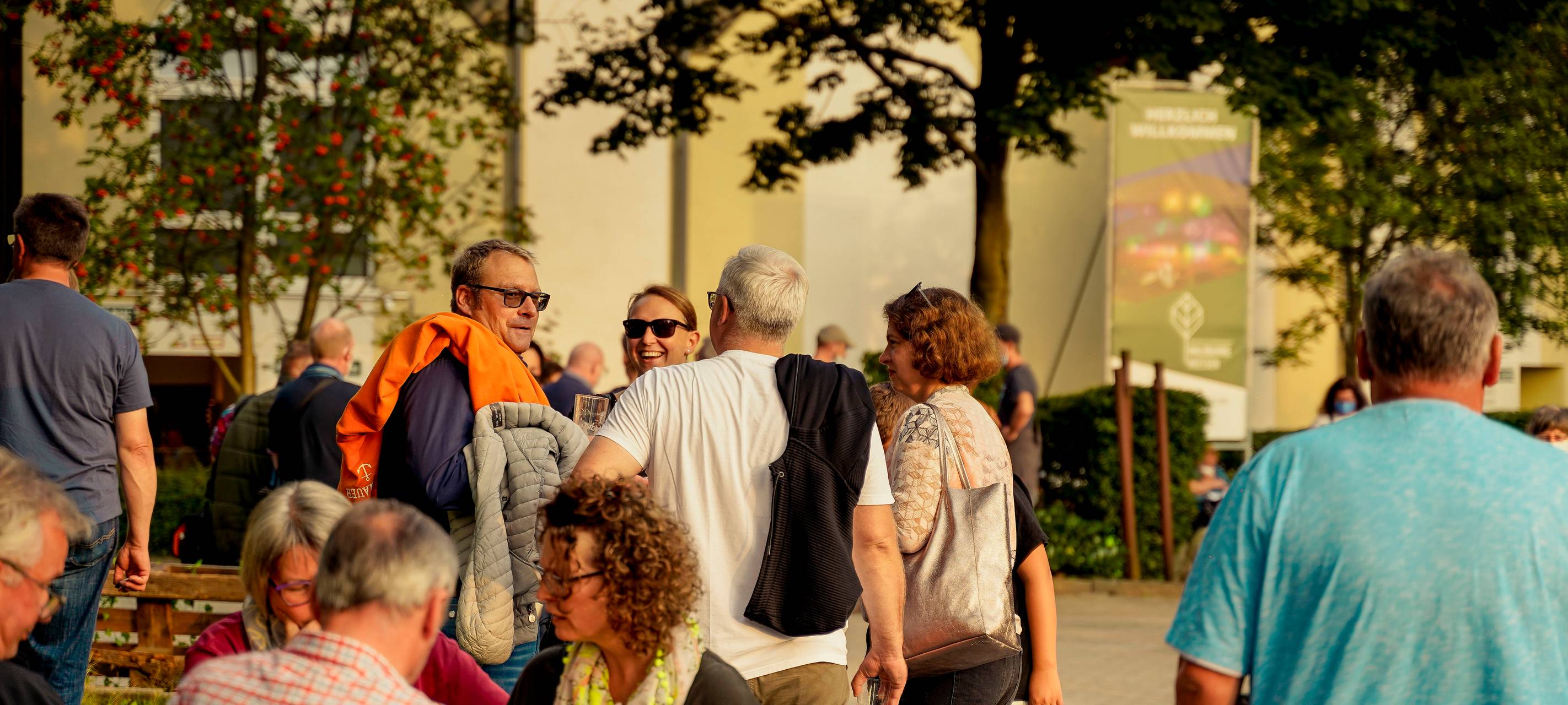 600 Besucher beim "Lachkrampf" an der Waldbühne in Hamm