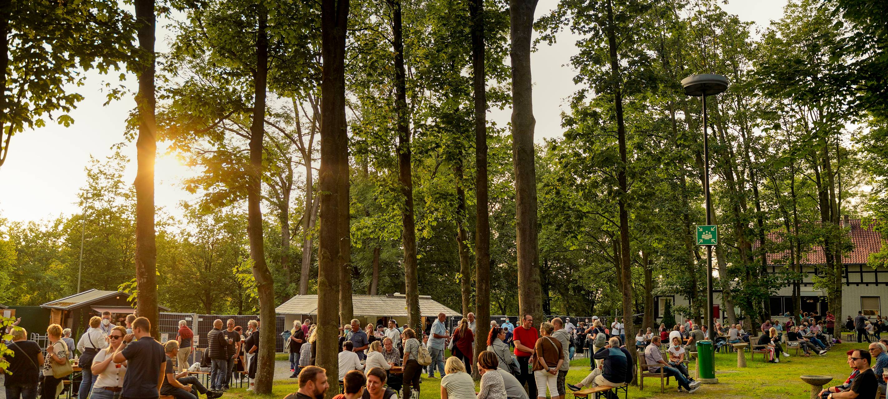 600 Besucher beim "Lachkrampf" an der Waldbühne in Hamm