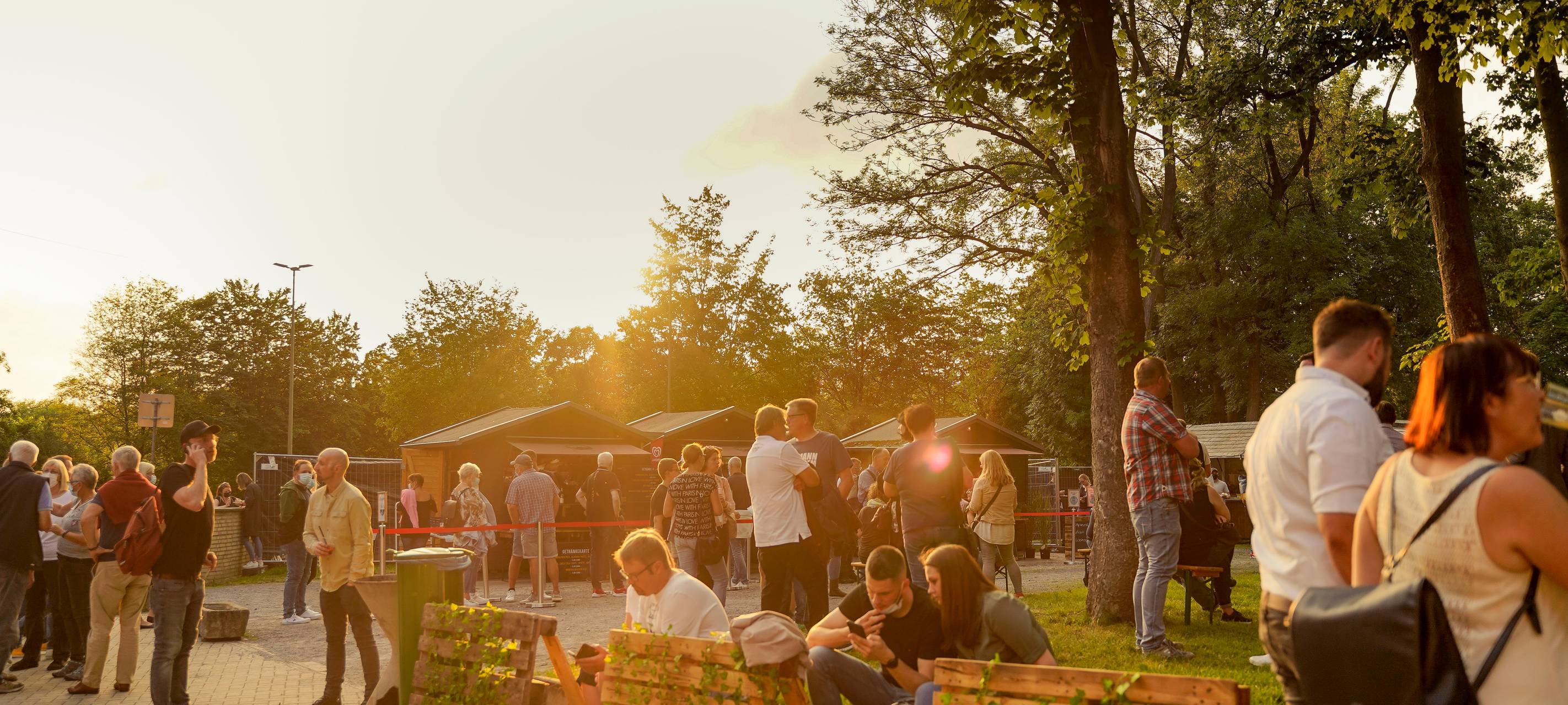 600 Besucher beim "Lachkrampf" an der Waldbühne in Hamm