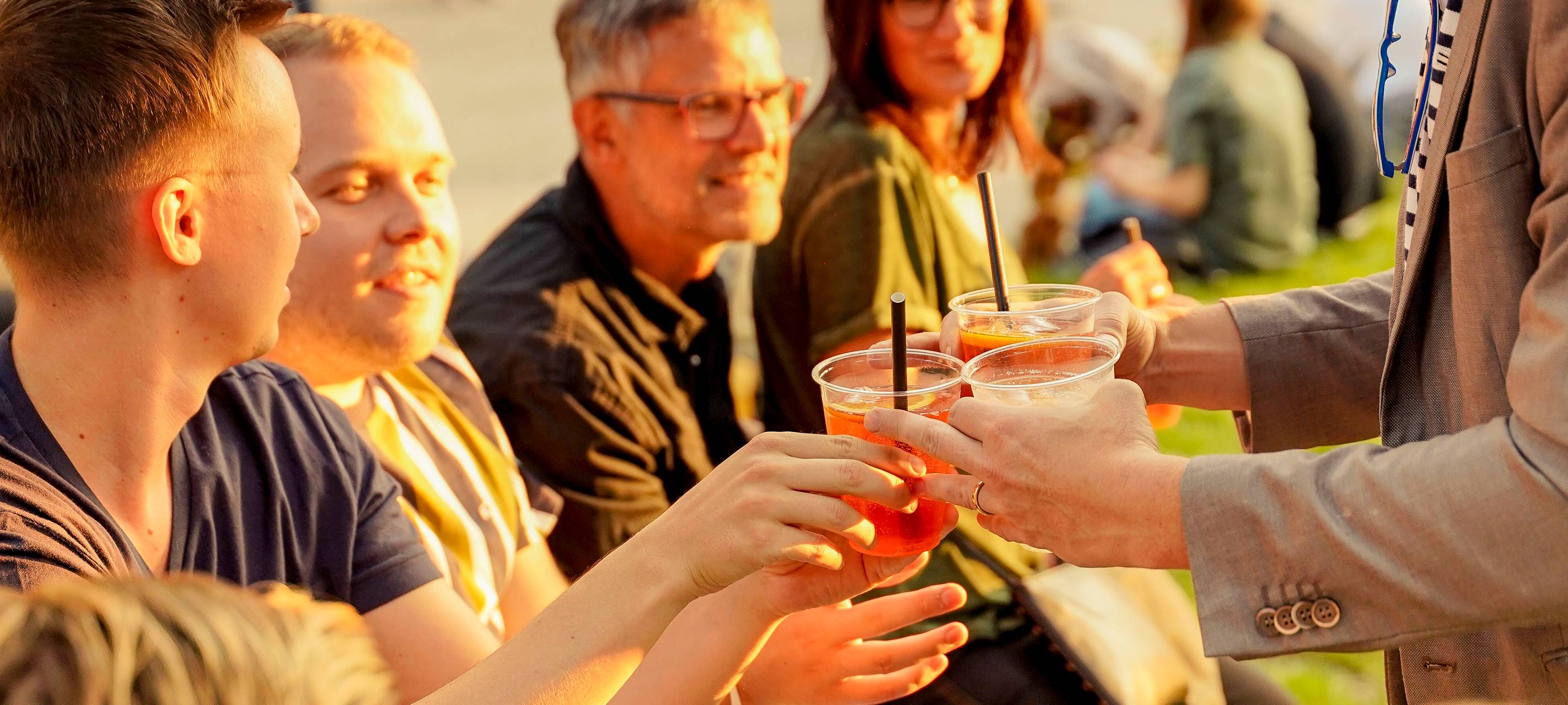 600 Besucher beim "Lachkrampf" an der Waldbühne in Hamm