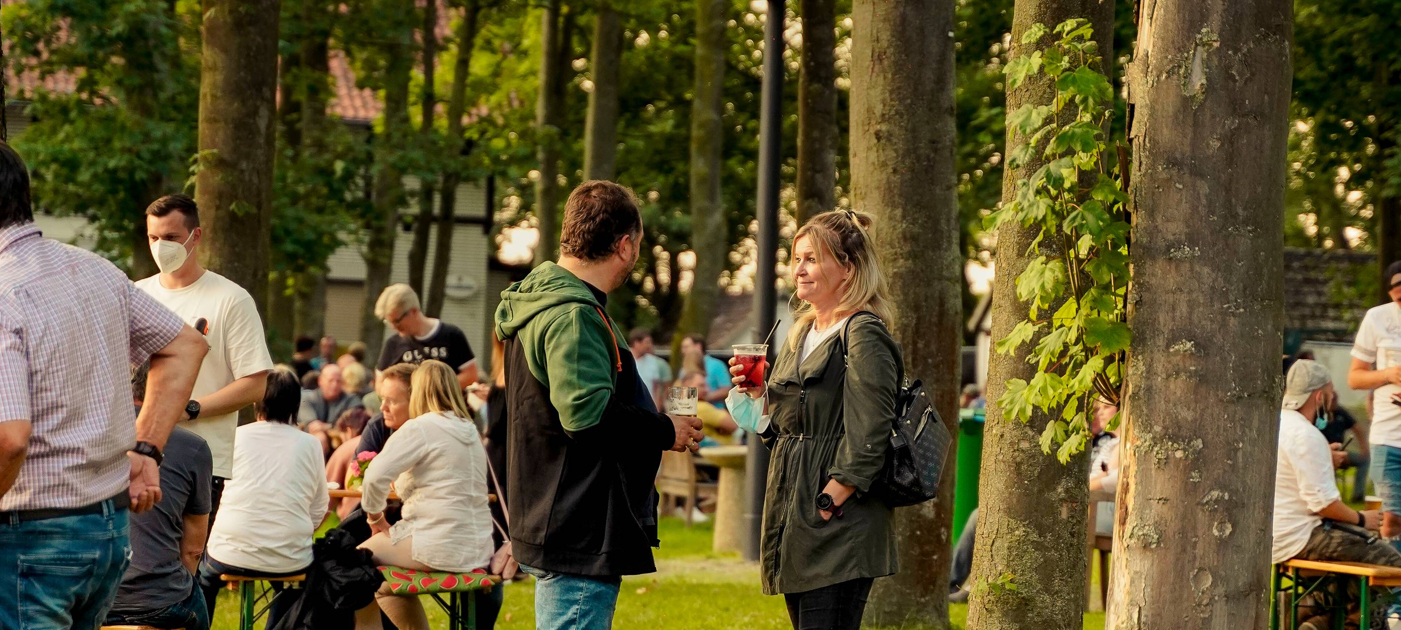 600 Besucher beim "Lachkrampf" an der Waldbühne in Hamm