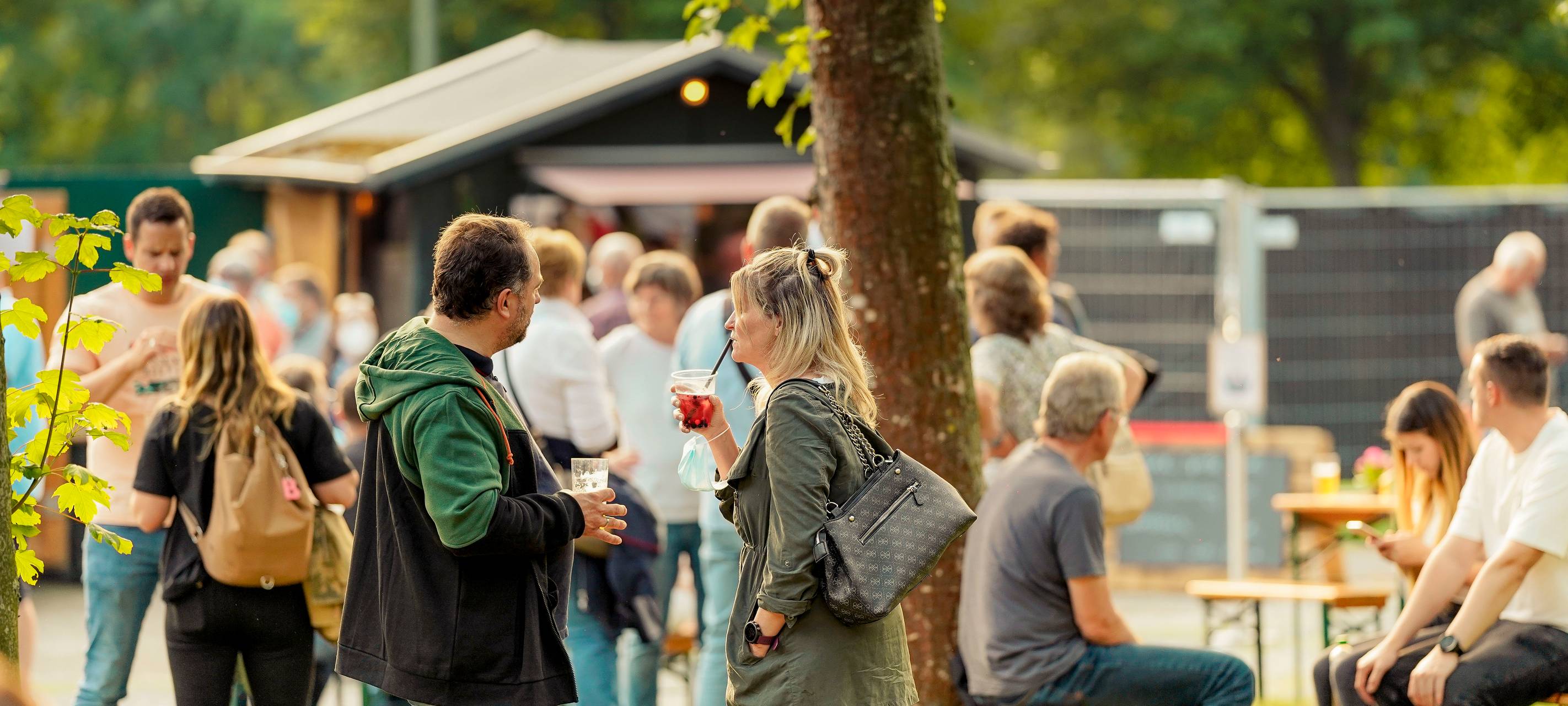 600 Besucher beim "Lachkrampf" an der Waldbühne in Hamm