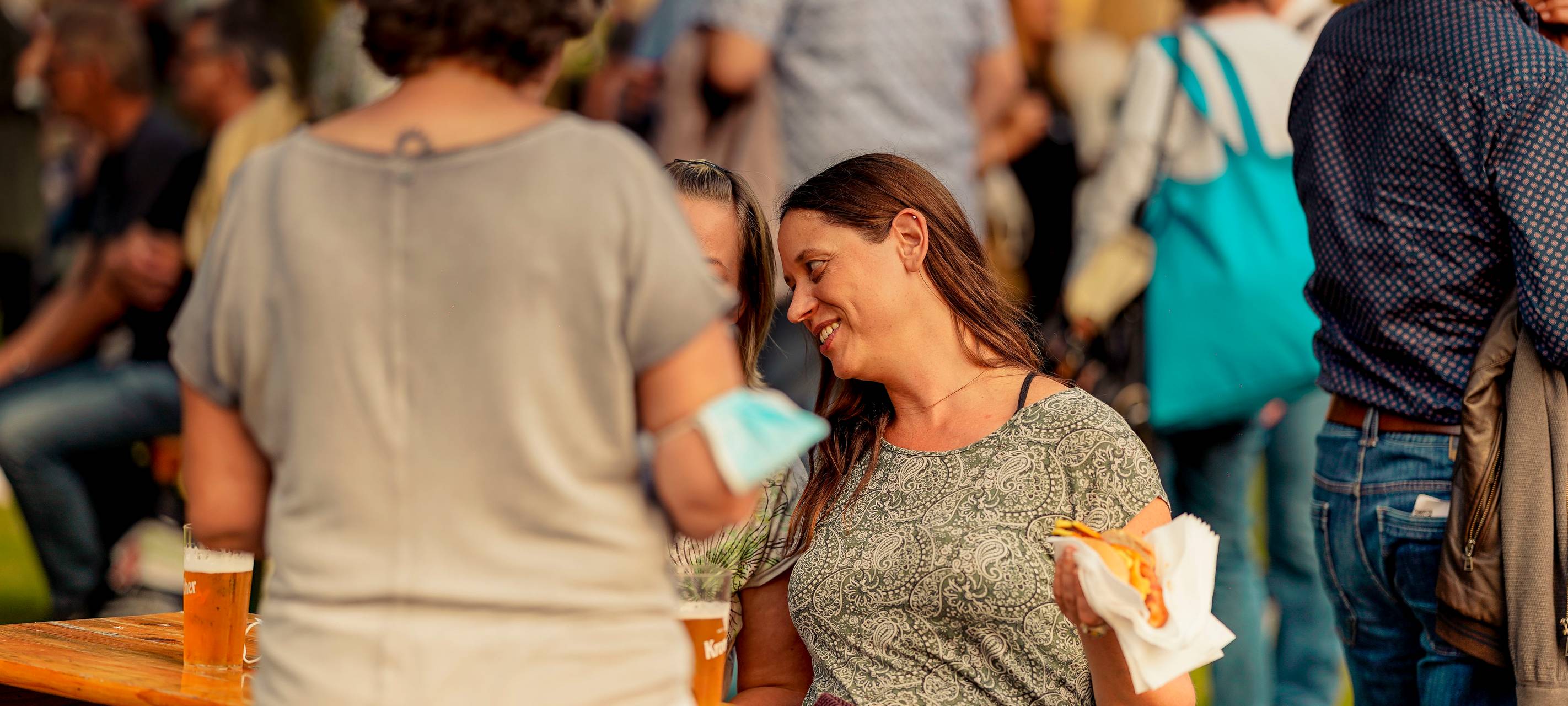 600 Besucher beim "Lachkrampf" an der Waldbühne in Hamm