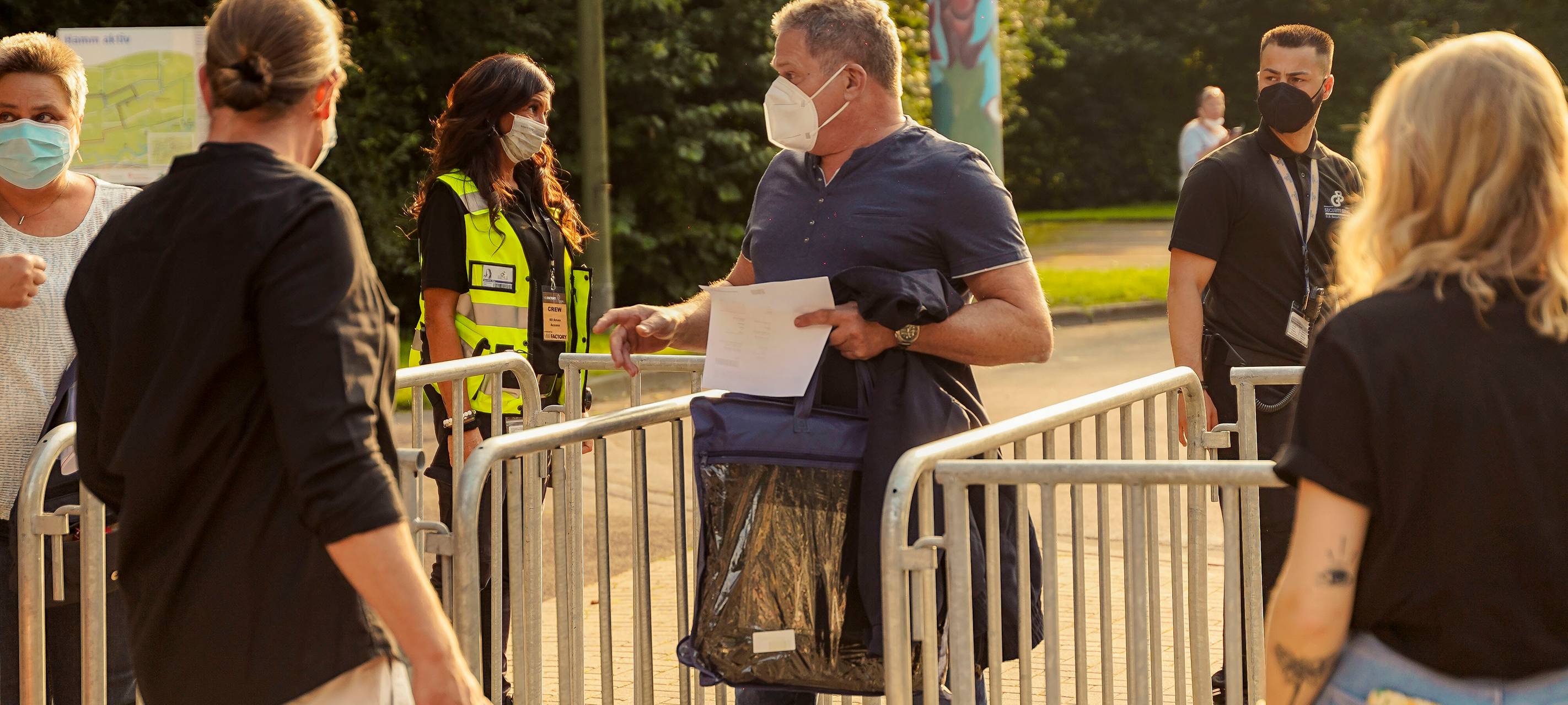 600 Besucher beim "Lachkrampf" an der Waldbühne in Hamm
