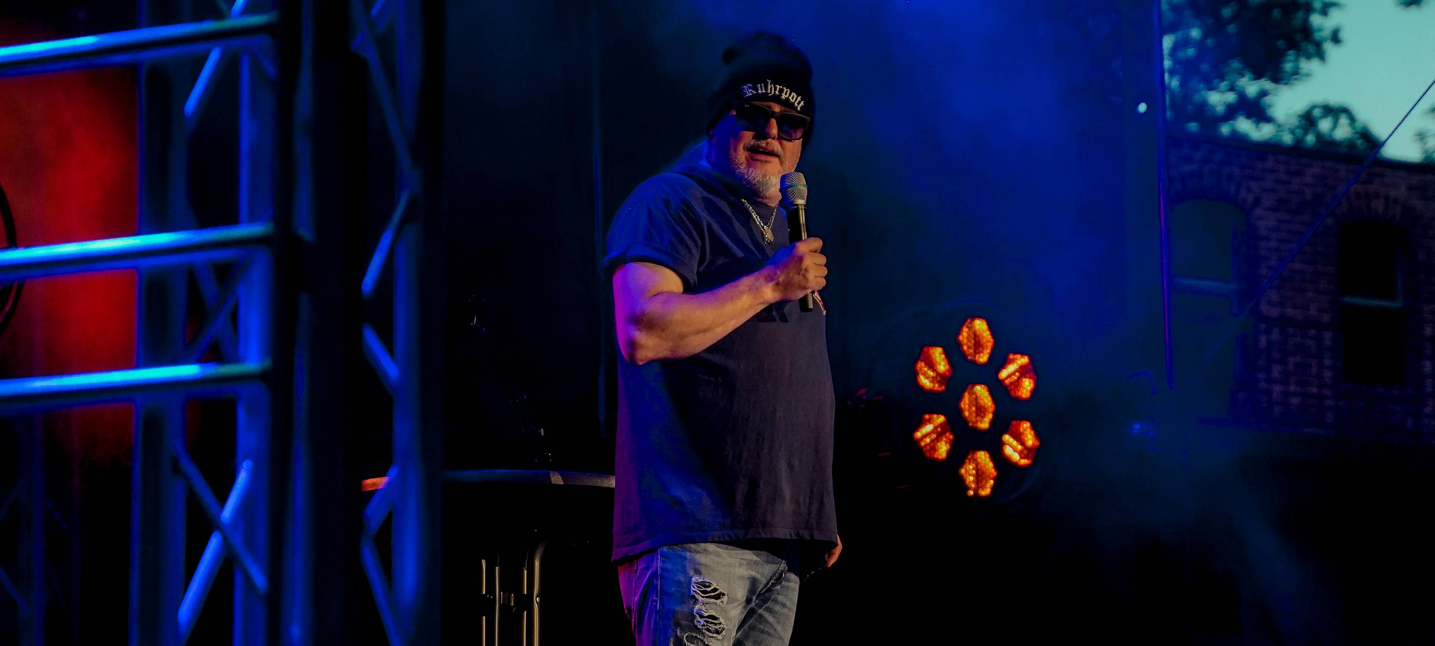 600 Besucher beim "Lachkrampf" an der Waldbühne in Hamm