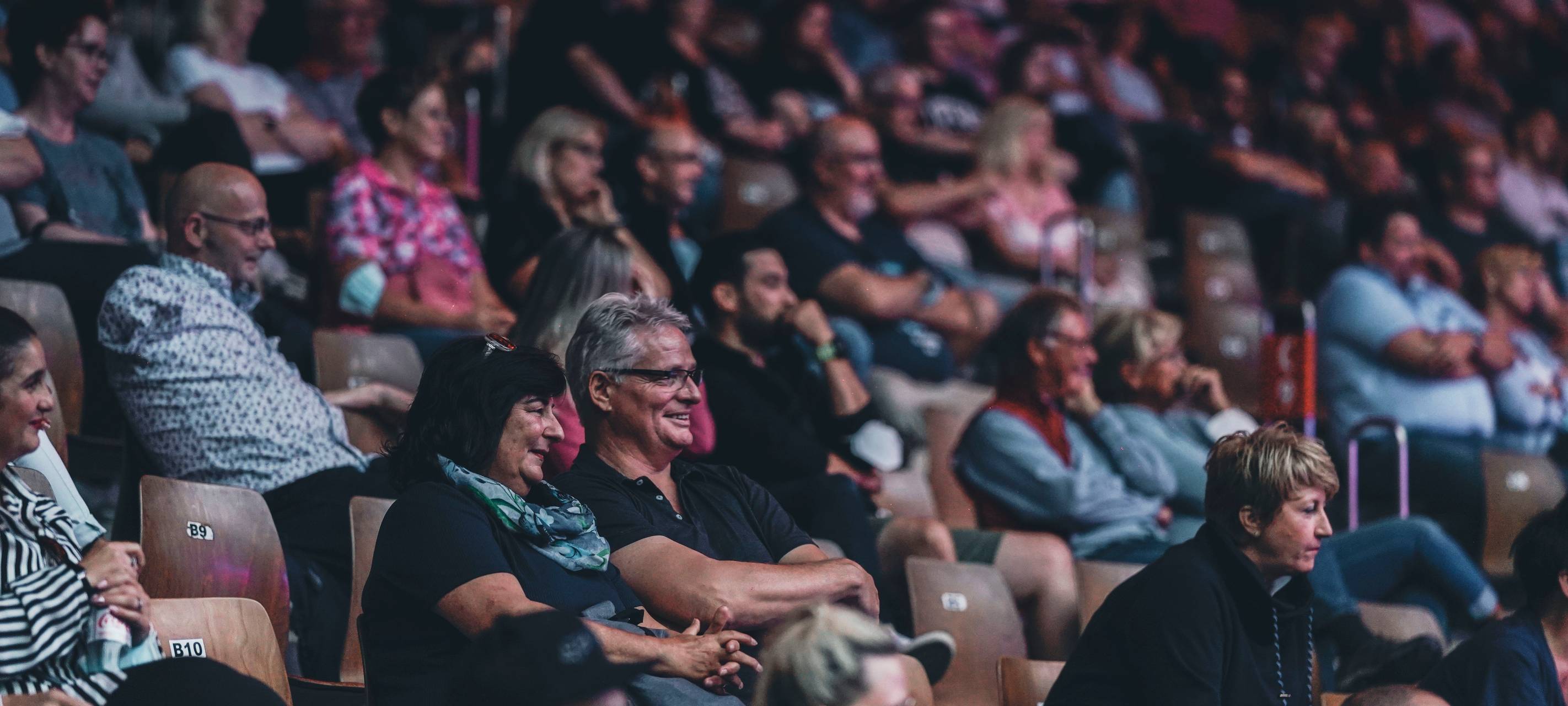 600 Besucher beim "Lachkrampf" an der Waldbühne in Hamm