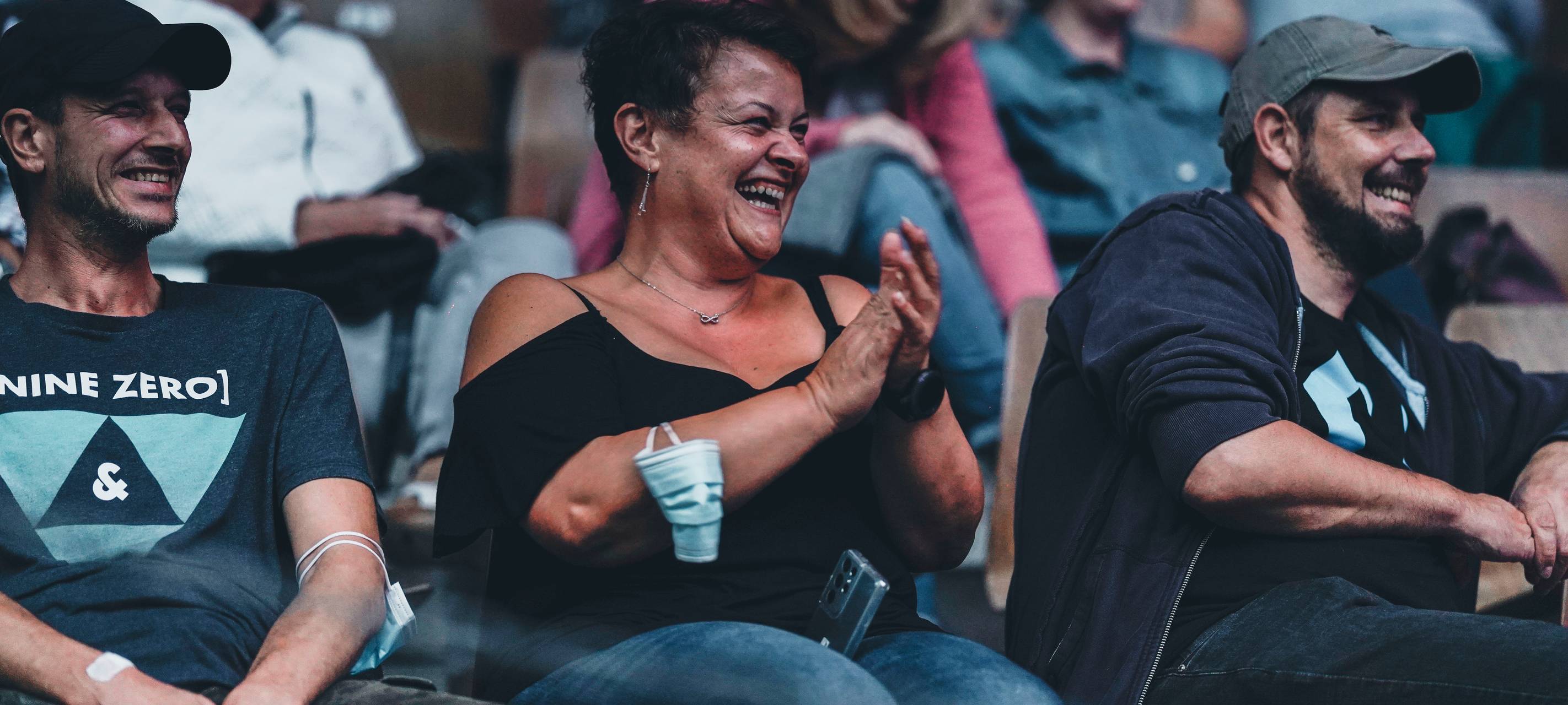 600 Besucher beim "Lachkrampf" an der Waldbühne in Hamm