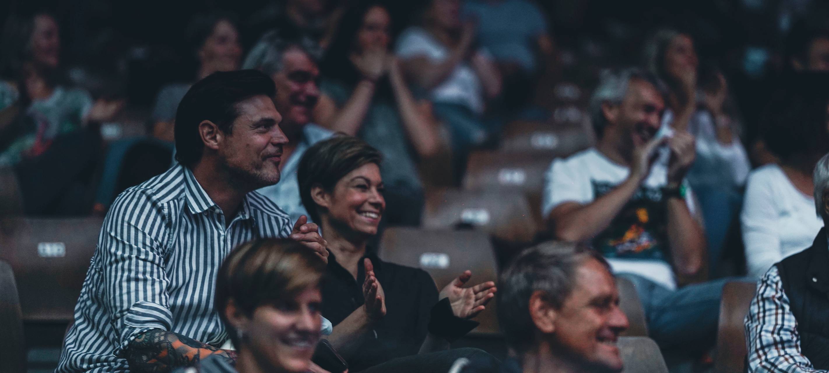 600 Besucher beim "Lachkrampf" an der Waldbühne in Hamm