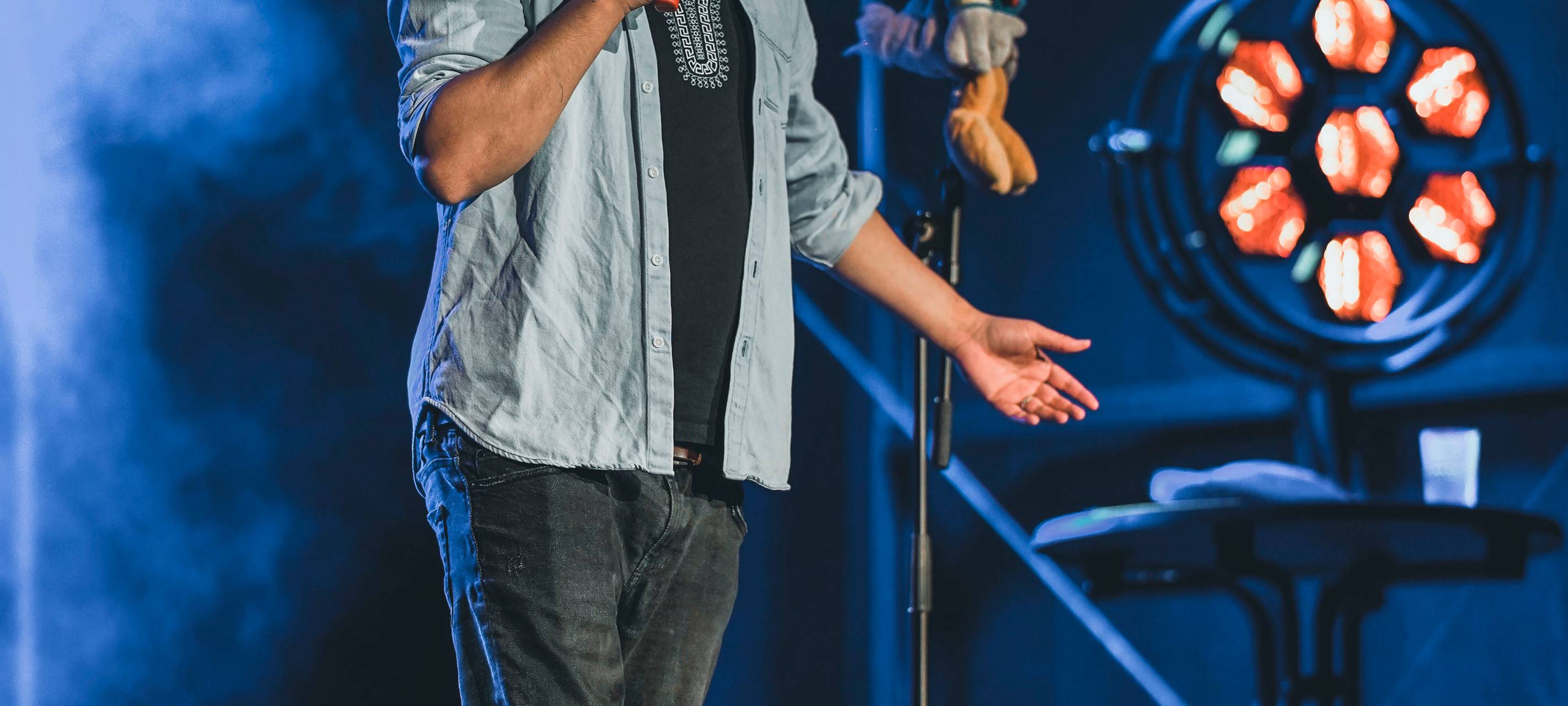 600 Besucher beim "Lachkrampf" an der Waldbühne in Hamm