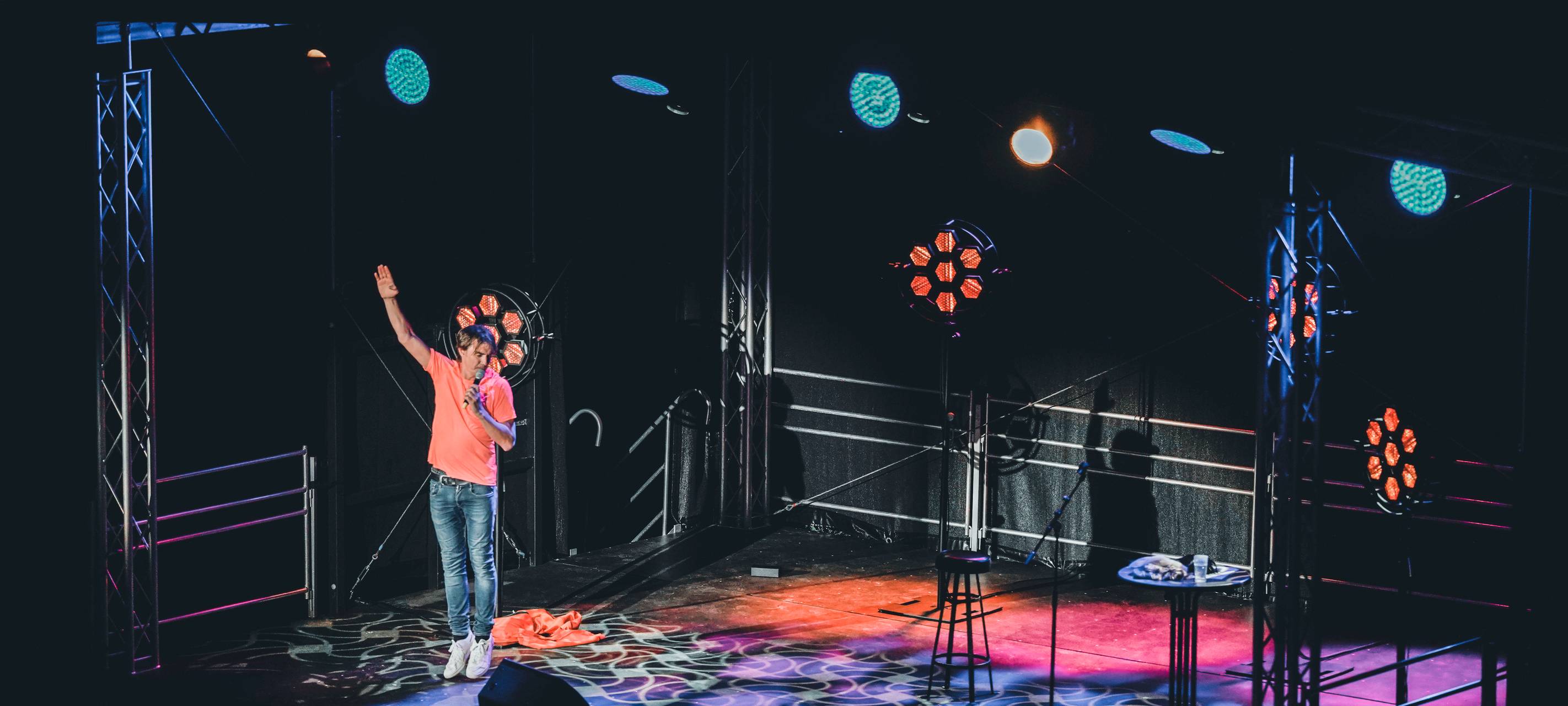 600 Besucher beim "Lachkrampf" an der Waldbühne in Hamm